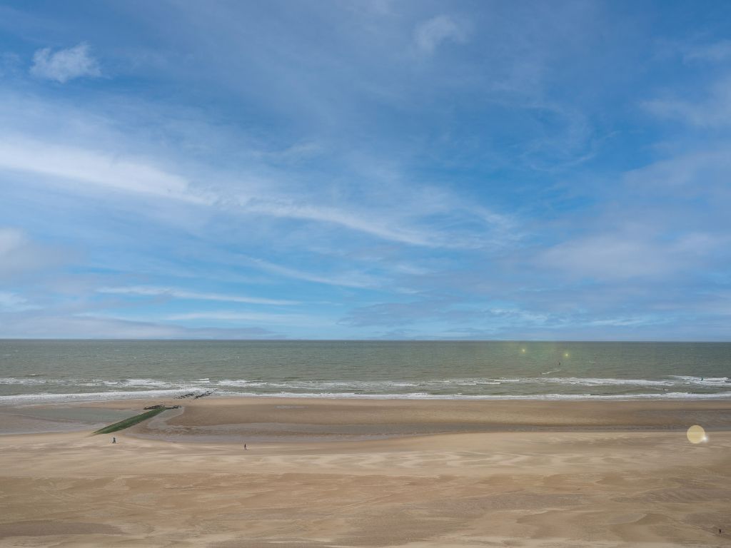 Oostende – Exclusieve, architecturale studio met frontaal zeezicht. foto 4