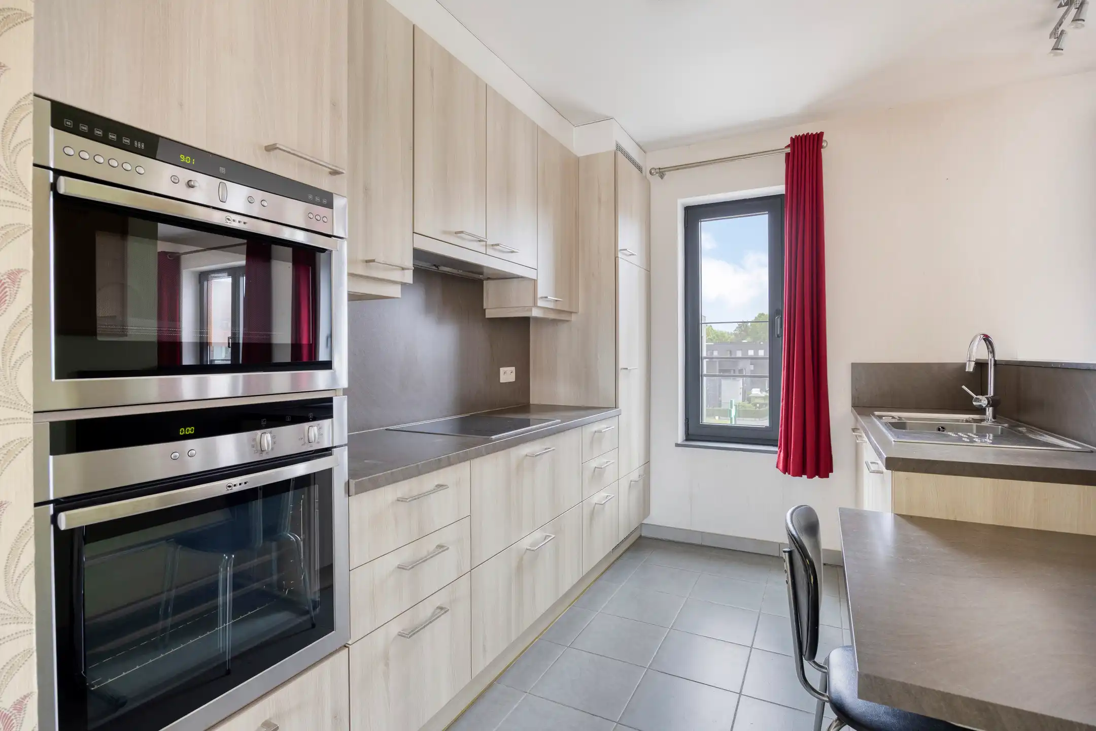 Zeer ruim appartement met 2 slaapkamers & prachtig terras foto 7