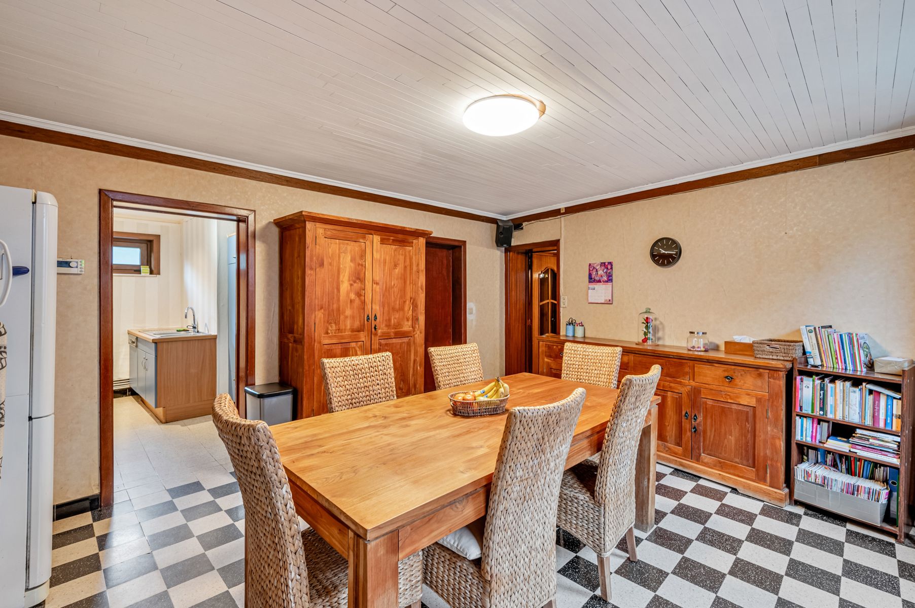 Ruime woning met bijgebouwen voor zelfstandige activiteit foto 14