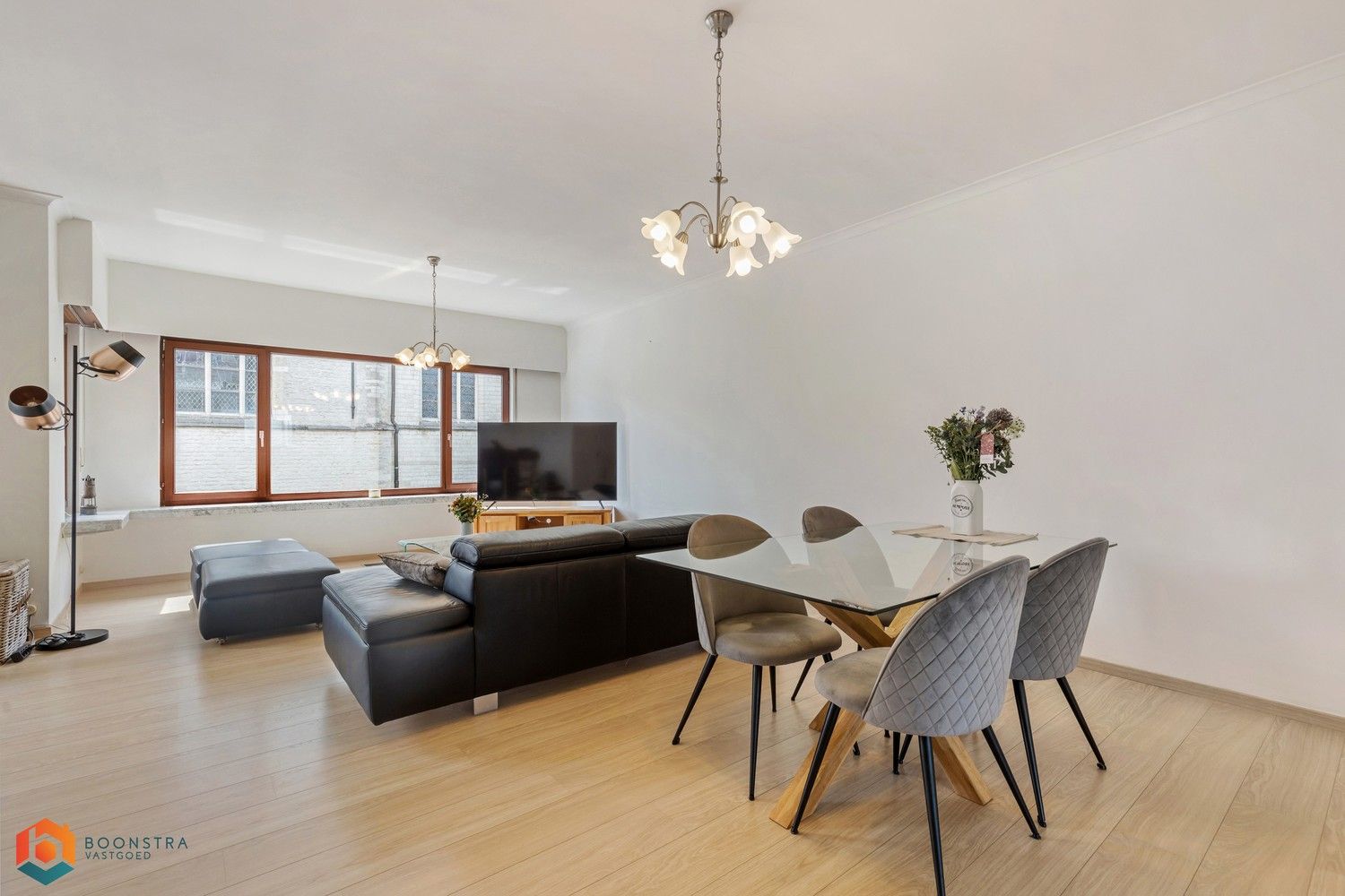 Instapklare woning met garage op sublieme locatie foto 3