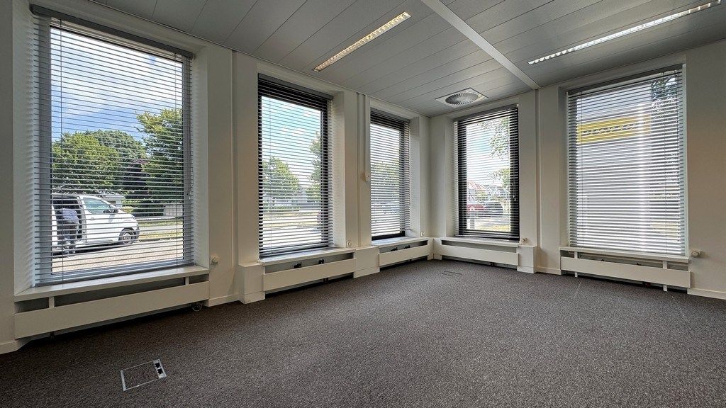 Instapklare kantoren te huur vlakbij E19 in Kontich foto 11