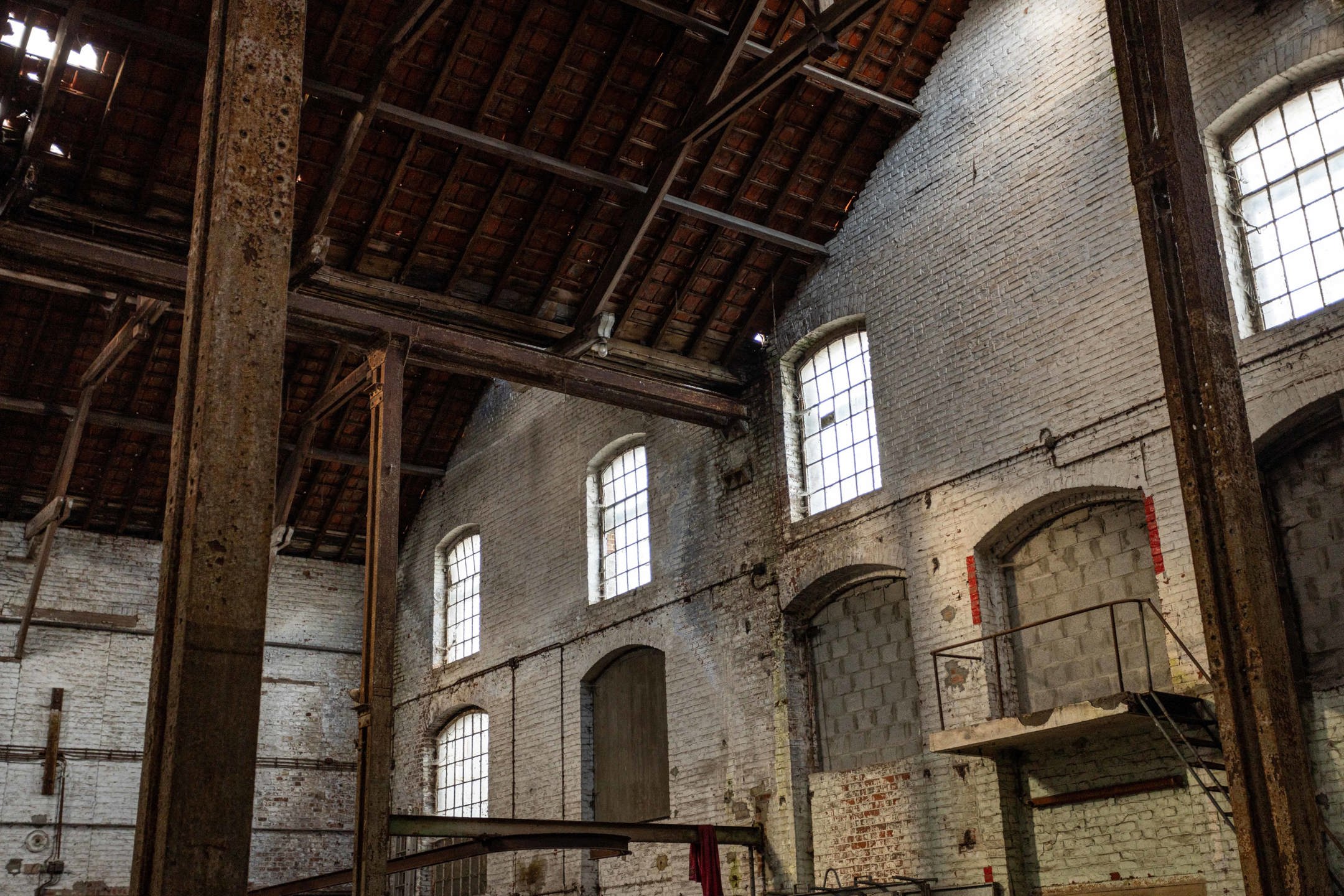 Te renoveren industrieel pand met veel potentieel & ruimte! foto 17