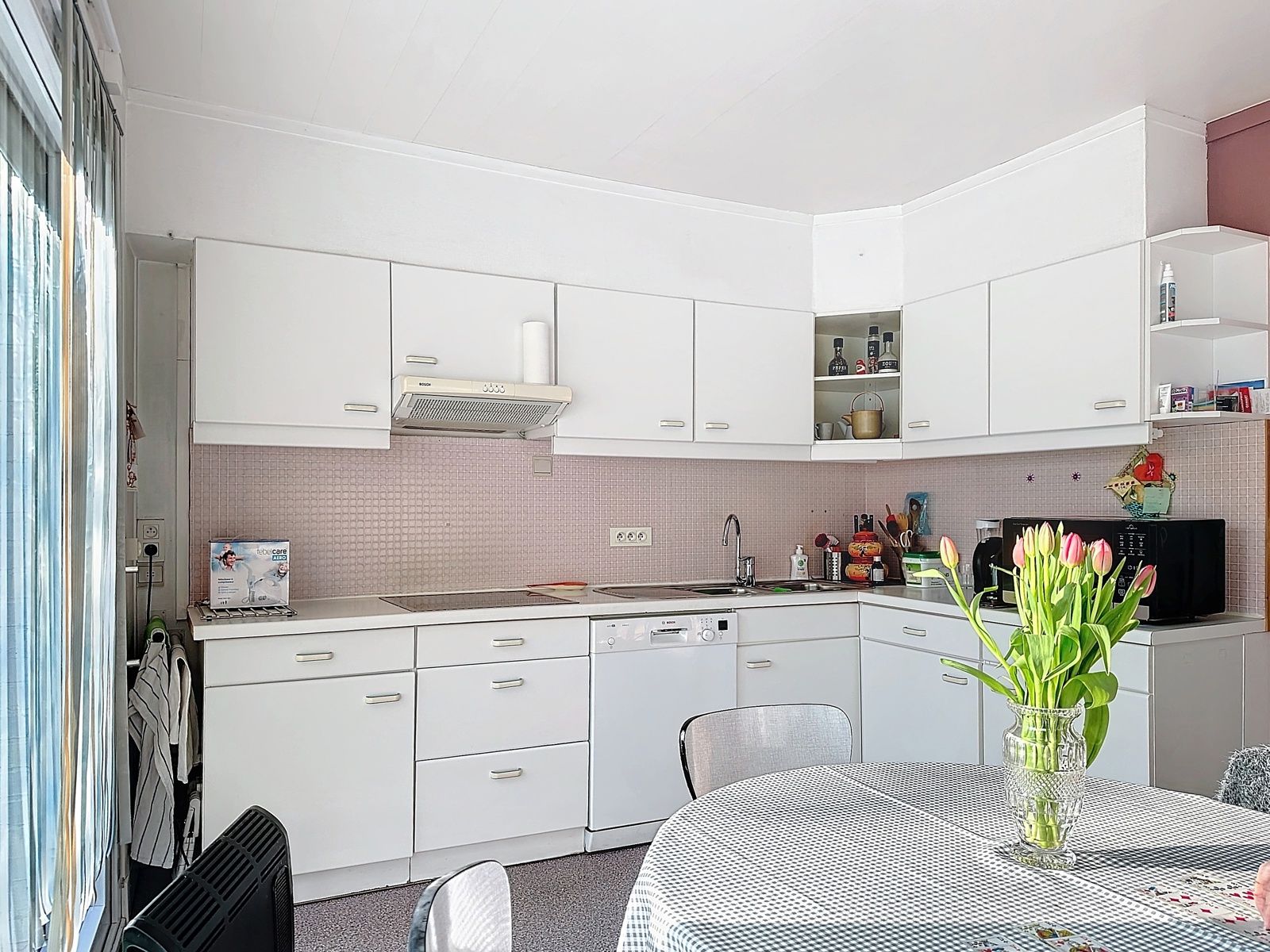 Voormalige bakkerij met woonst in centrum foto 3