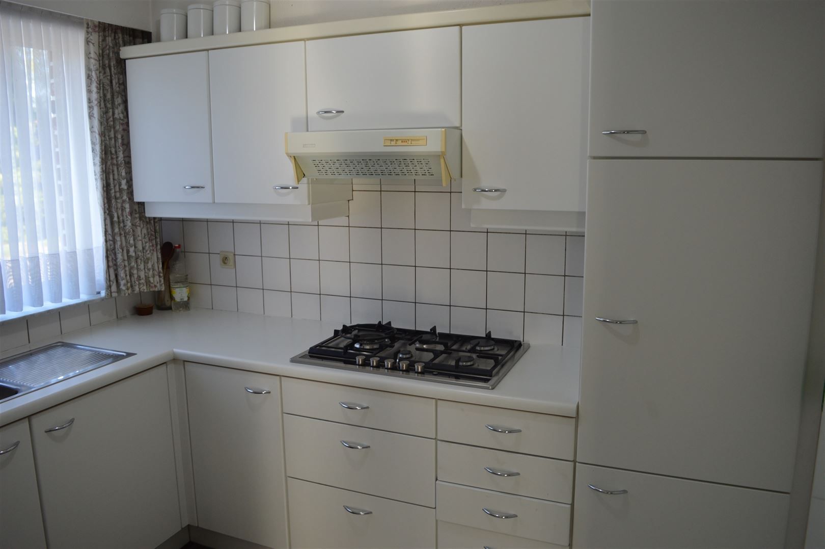 TE HUUR: gelijkvloers appartement met 2 slaapkamers te Koersel! foto 4