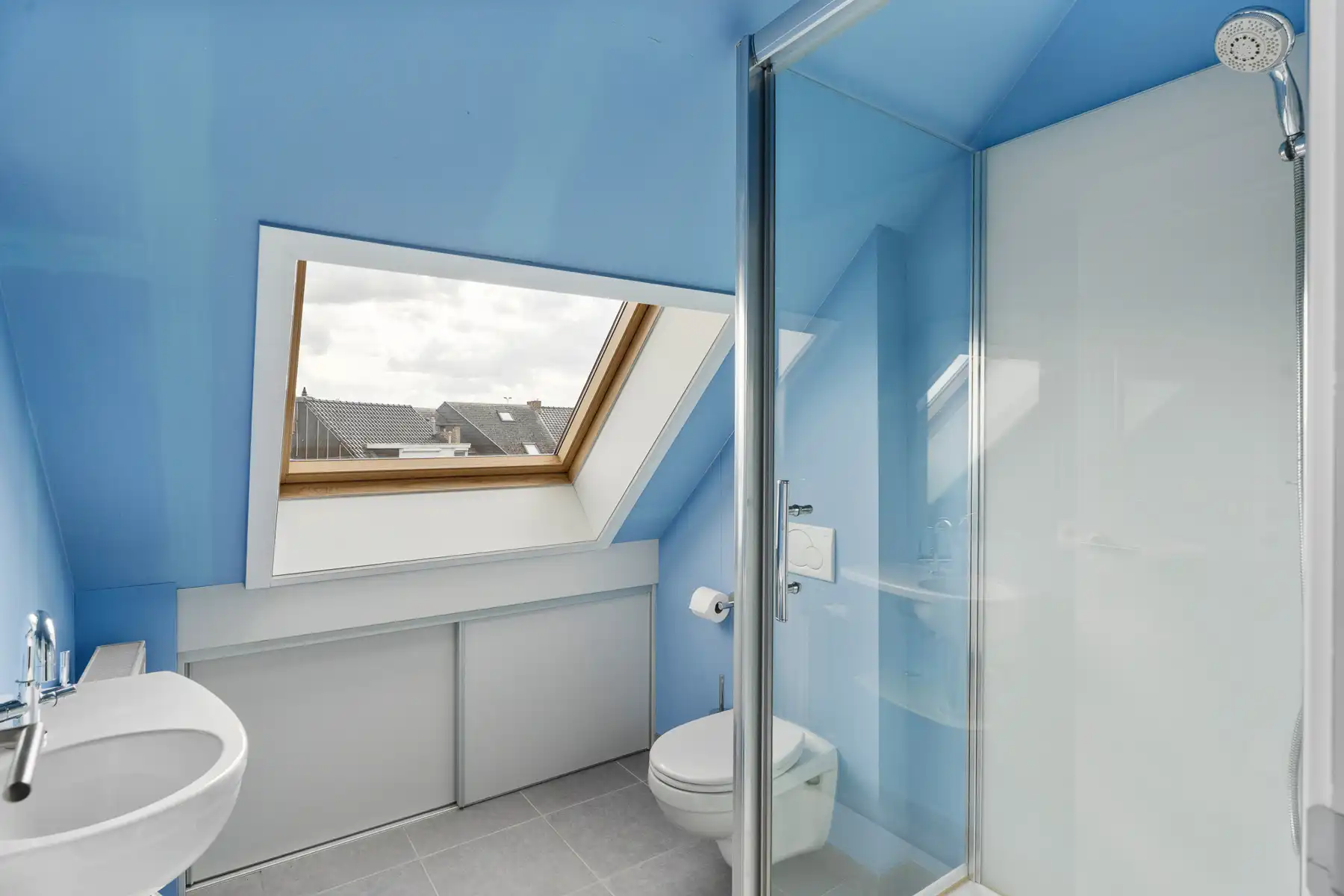 Lichtrijke woning met ruime indeling en sterk potentieel foto 19