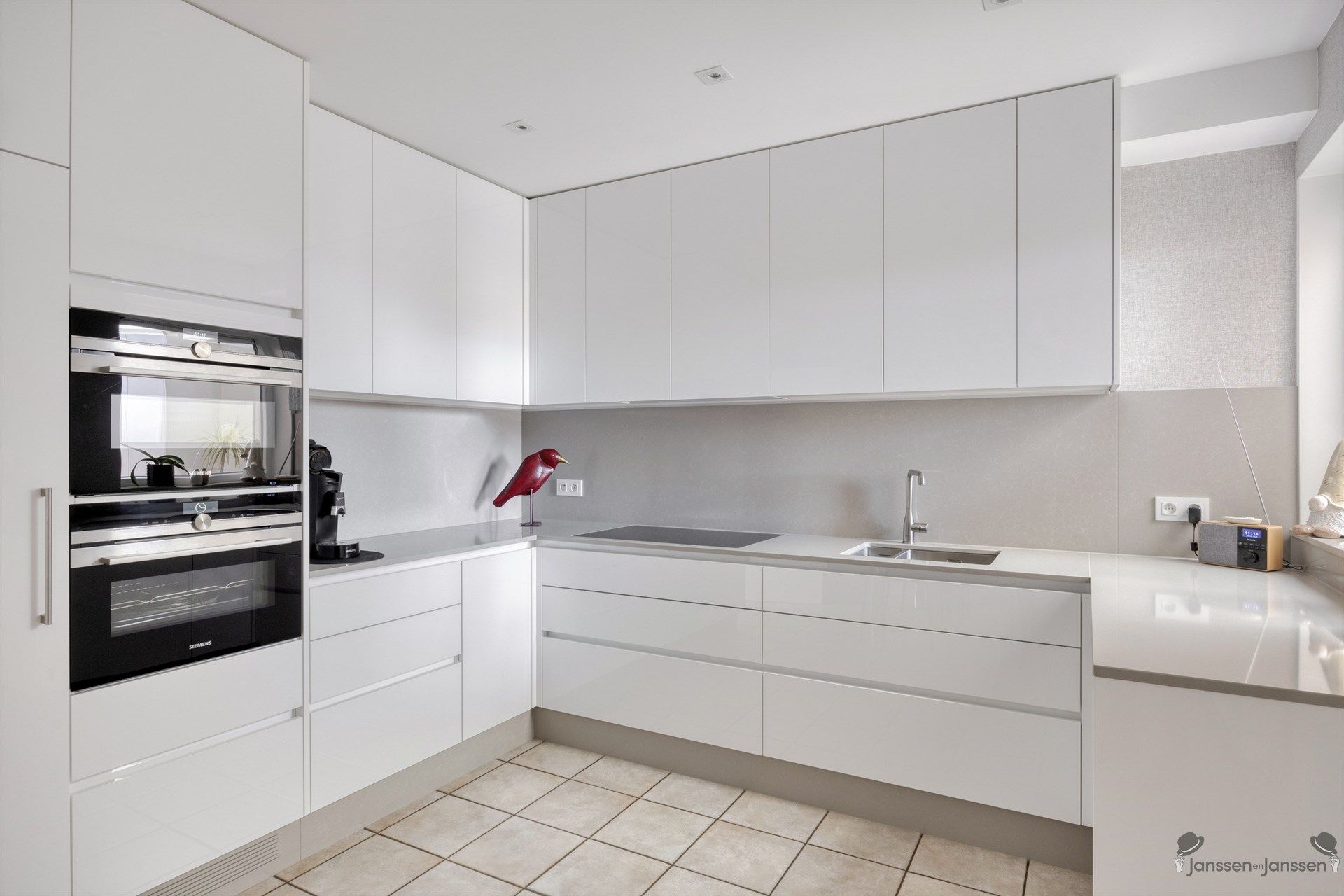 Schitteren gelegen appartement in centrum van Neeroeteren foto 13