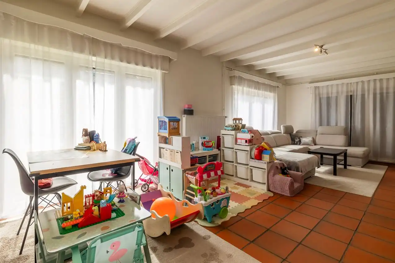 Mooie, ruime villawoning met leuke tuin op rustige locatie foto 8