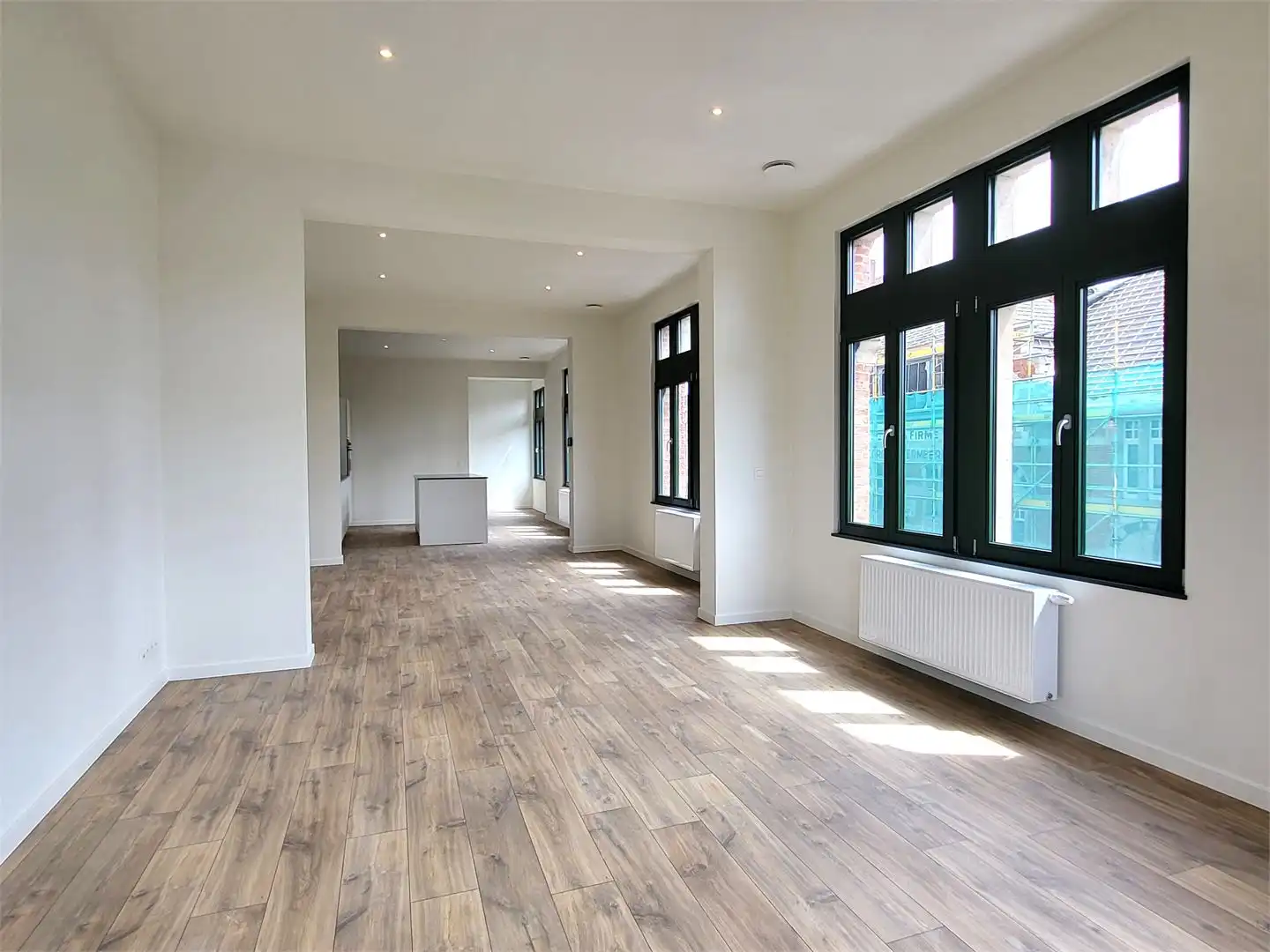 Volledig gerenoveerd appartement met 2 slaapkamers in het hart van Gent. foto 15