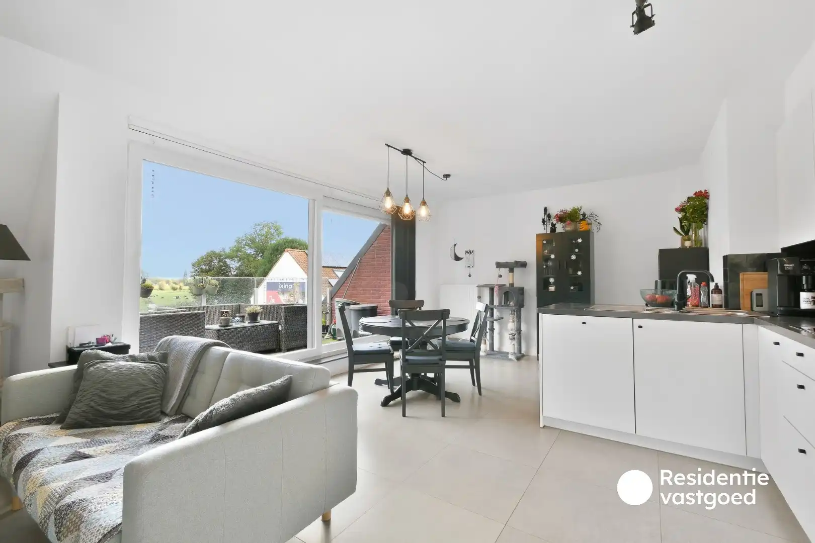 Gezellig tweeslaapkamer appartement te huur in Ettelgem  foto 2