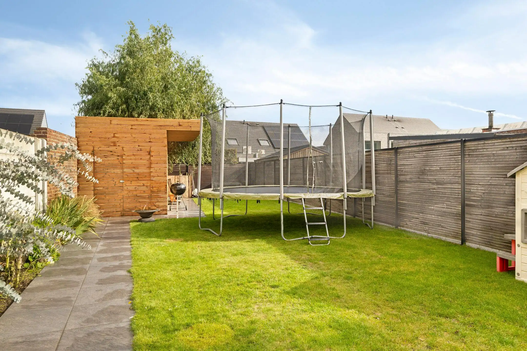 Instapklare woning met garage te koop in Heule! foto 18