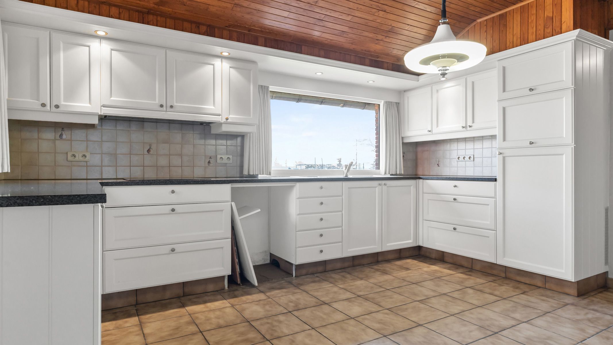 Te renoveren woning met vrij zicht over weilanden foto 7