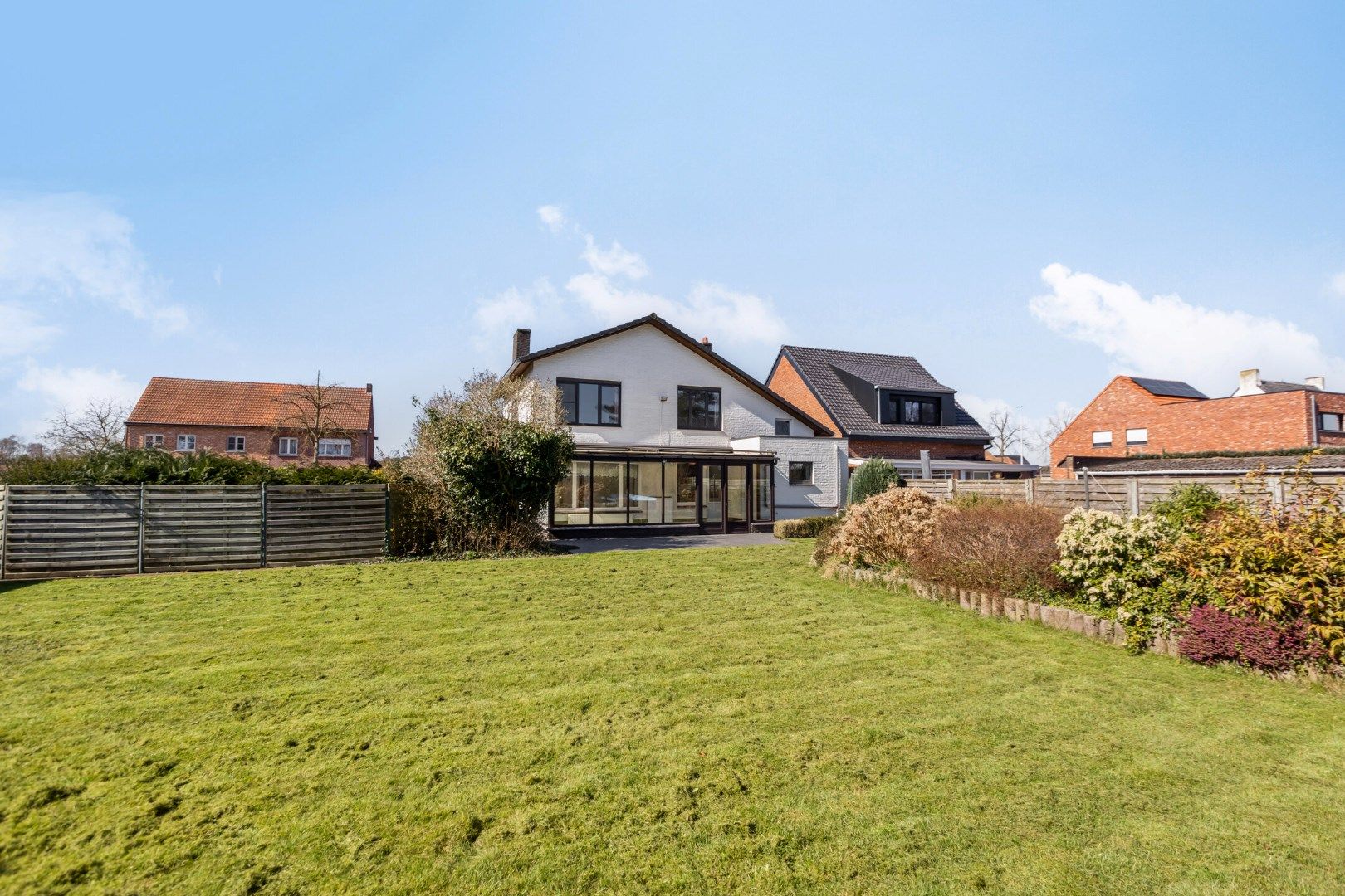 Te renoveren woning met garage en ruime tuin nabij het centrum van Dessel ! foto 26