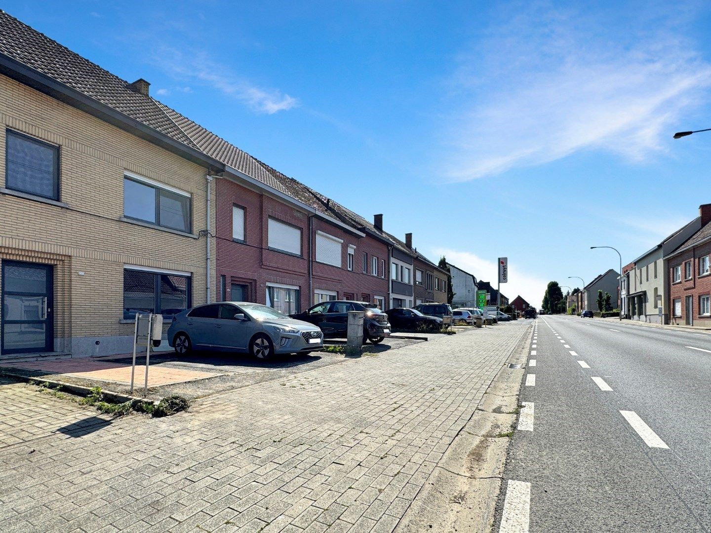 Een aangename rijwoning te Overboelare! foto 2