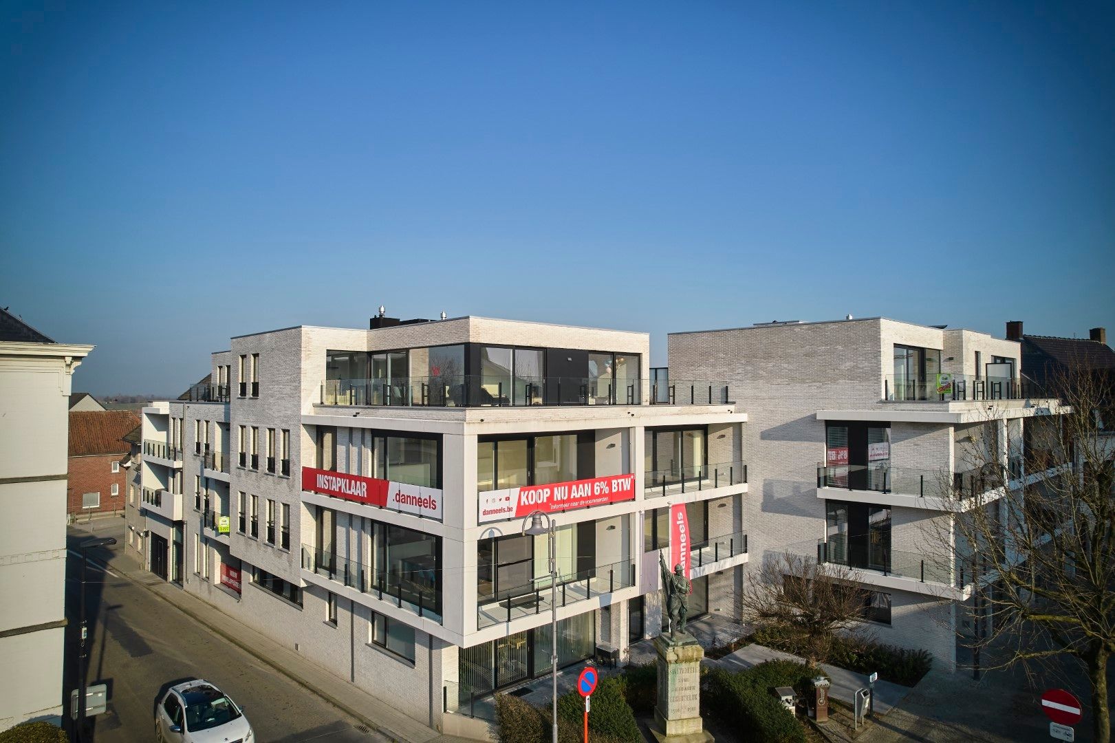 Parkeerplaatsen te koop in garage op de markt van Zwevezele foto 4