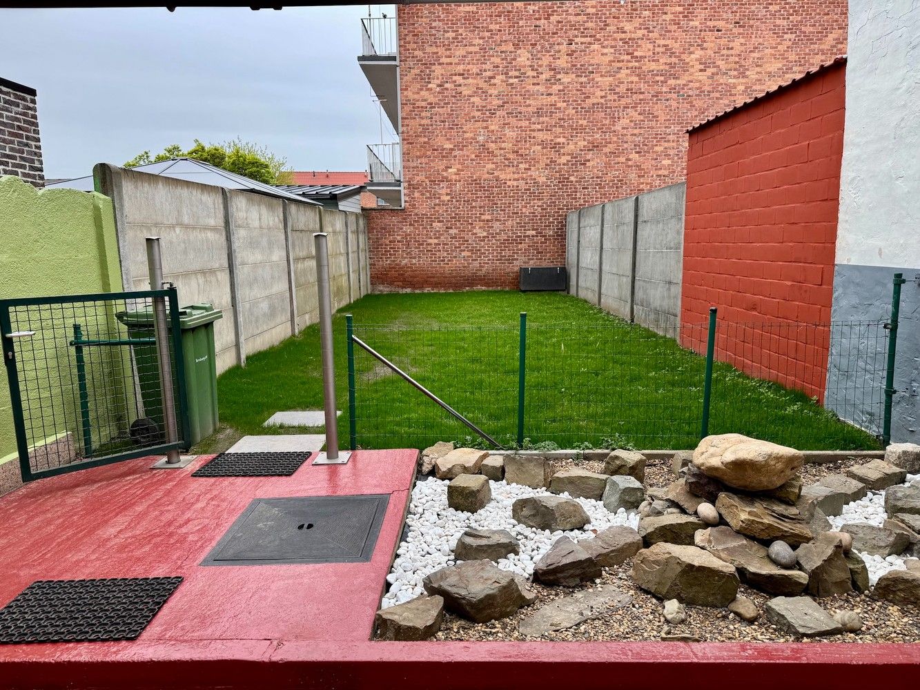 Goed gelegen rijwoning met tuin foto 21