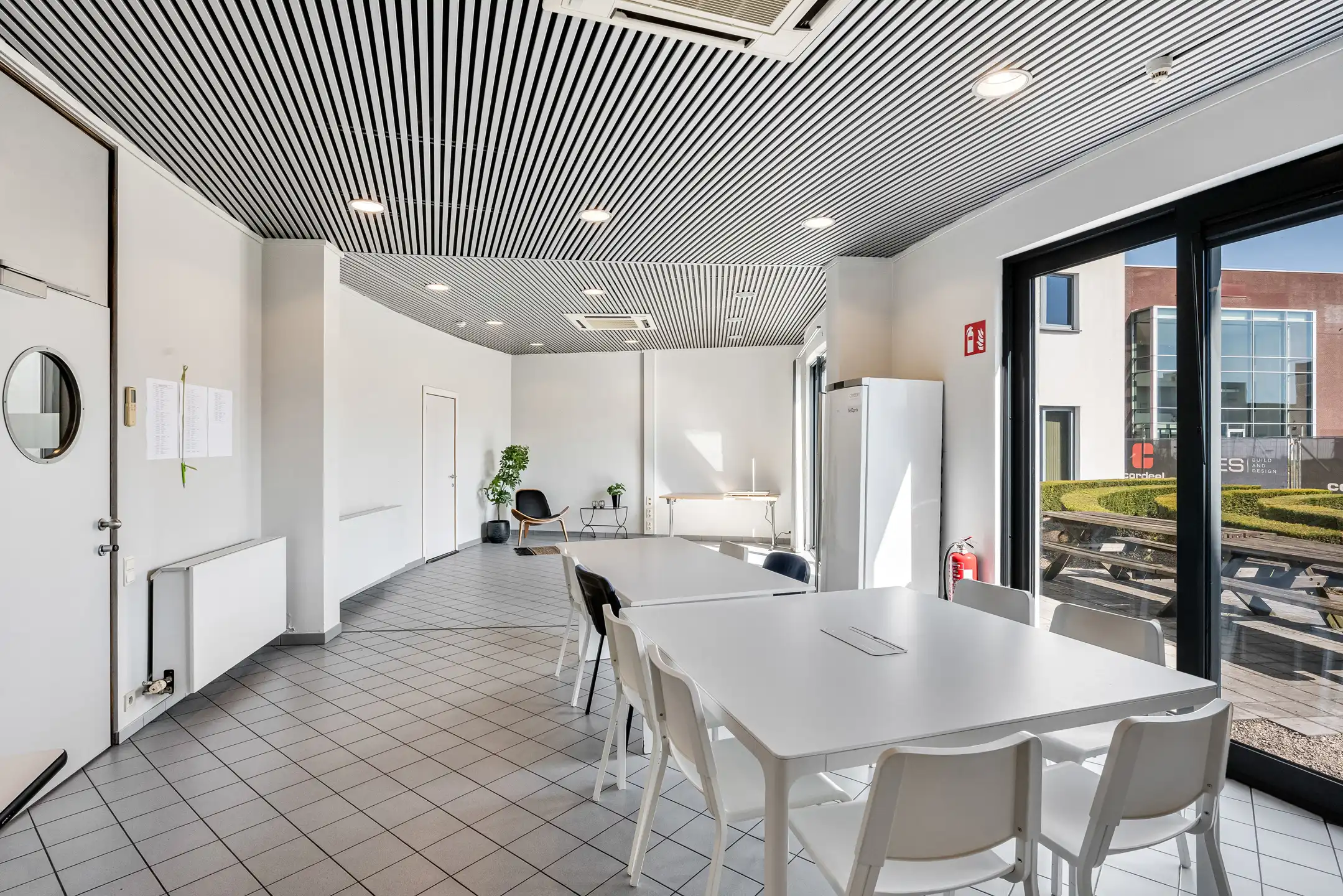 Instapklaar kantorencomplex op toplocatie ten zuiden van Gent foto 11