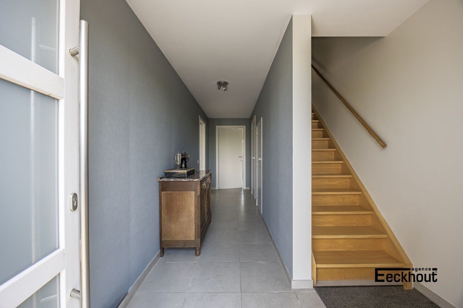 Zeer ruime, recente woning met open zicht op de Spuikom! foto 13