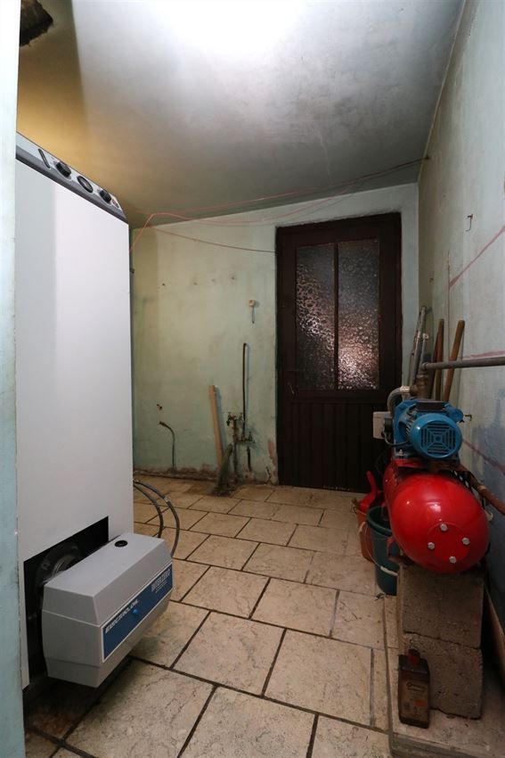 te renoveren woning (3 slpk) op 10 a 86 ca foto 19