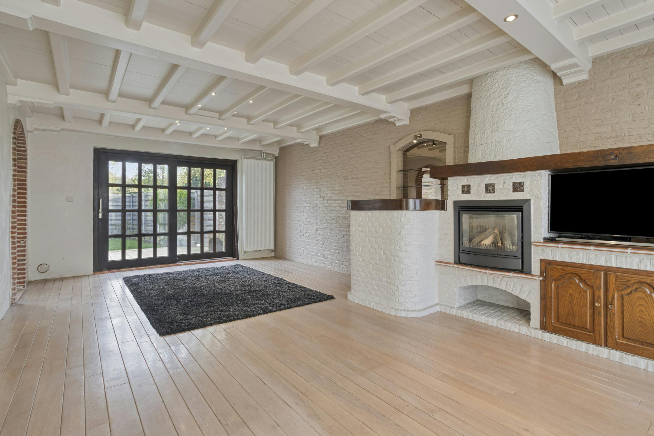 Hoofdfoto van de publicatie: Huis met 2-3 slaapkamers, garage en loods in Assebroek 