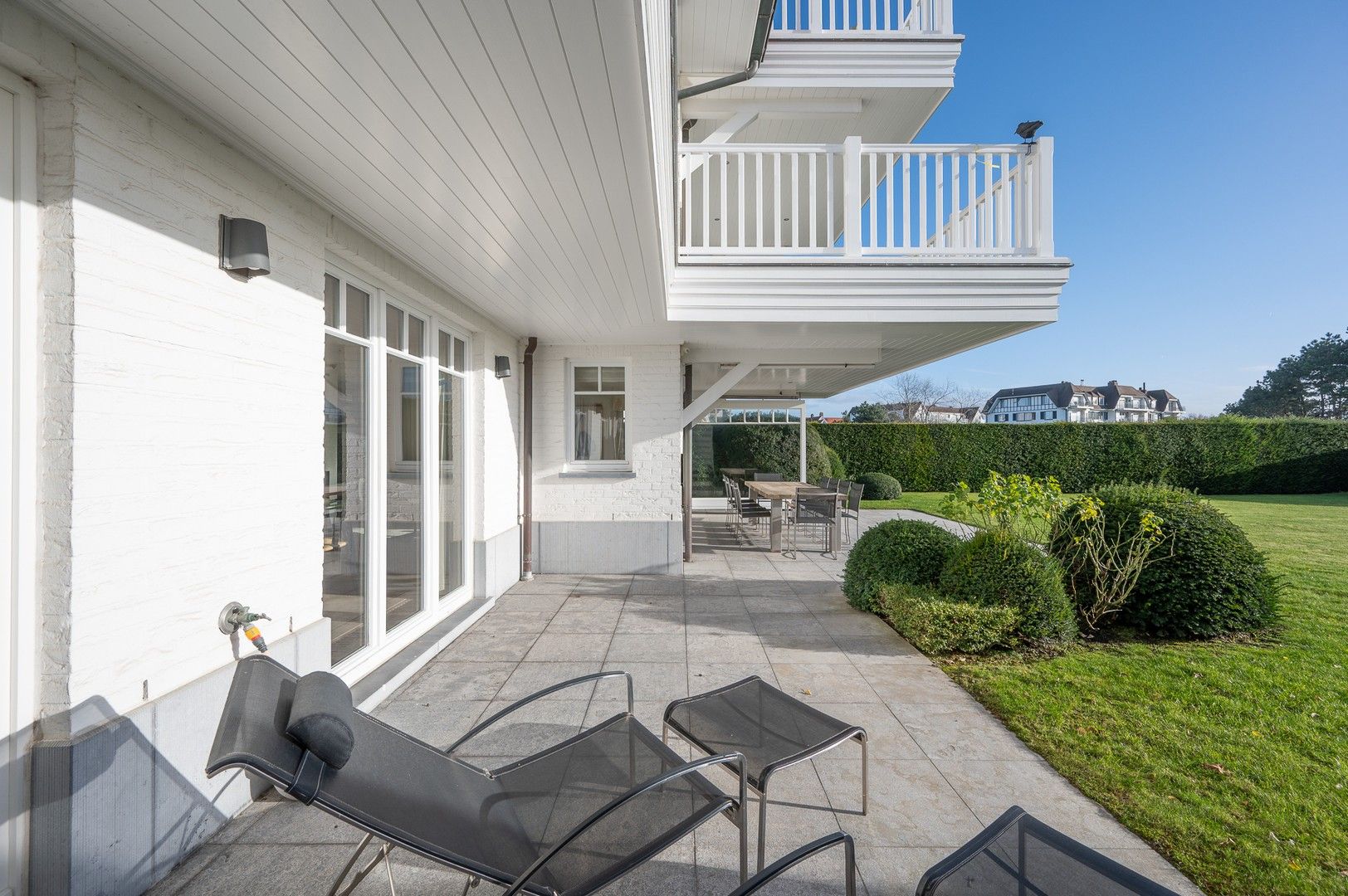 Magnifiek tuinappartement gelegen aan de Minigolf van het Zoute, op enkele stappen van de zee en de winkels. foto 27