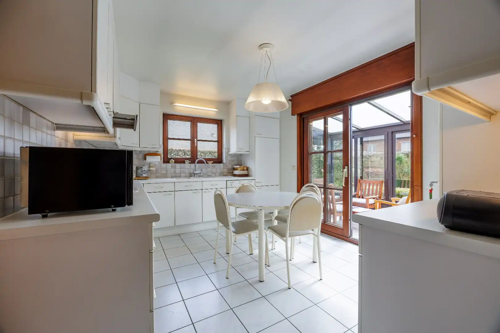 Charmante en solide villa met zonnige tuin in het hart van Zwevezele foto 14