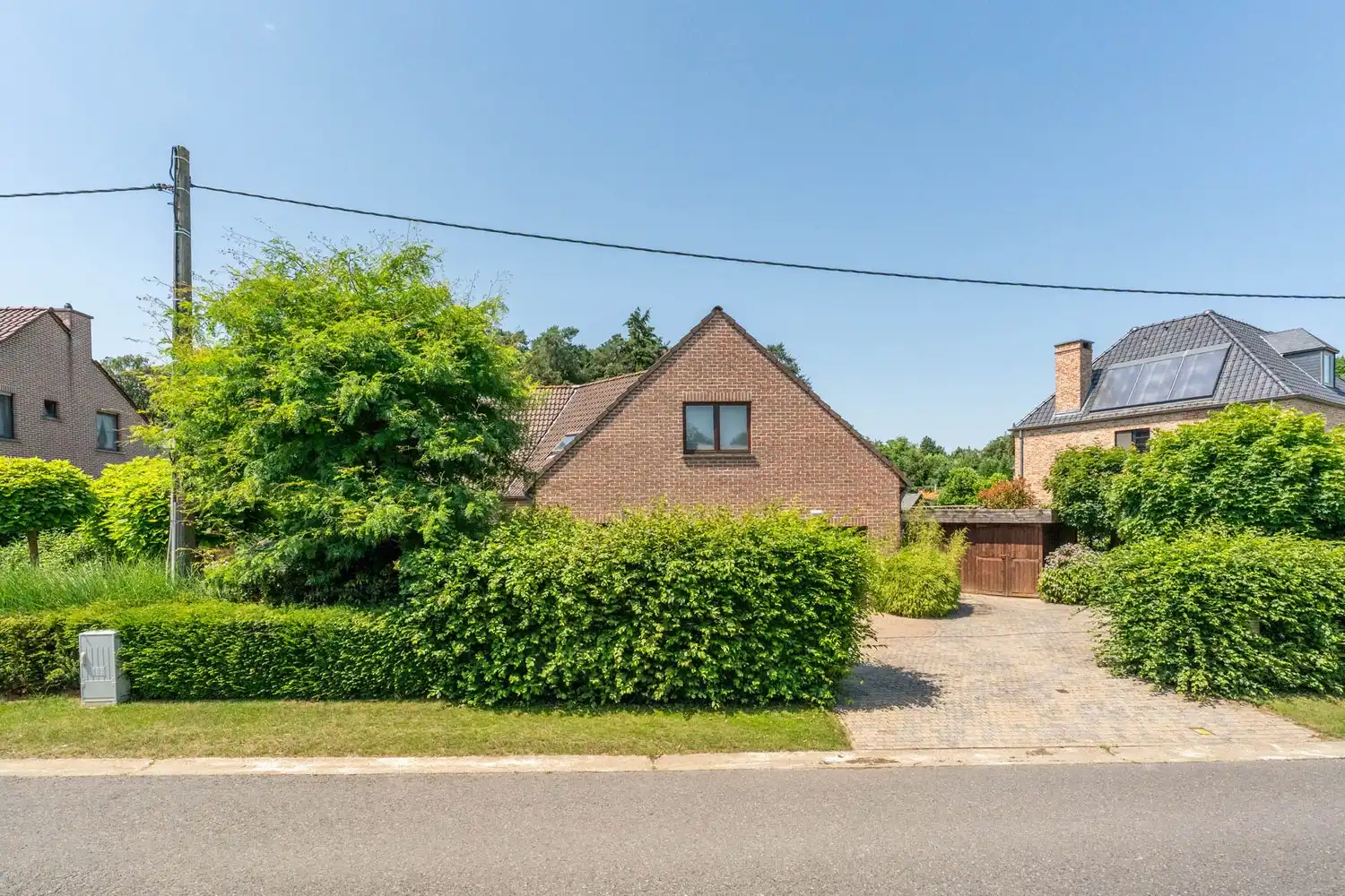 Goed gelegen villa met 4/5 slaapkamers, een bureau, een garage en een mooie tuin op een groene ligging te Kessel-Lo! foto {{pictureIndex}}
