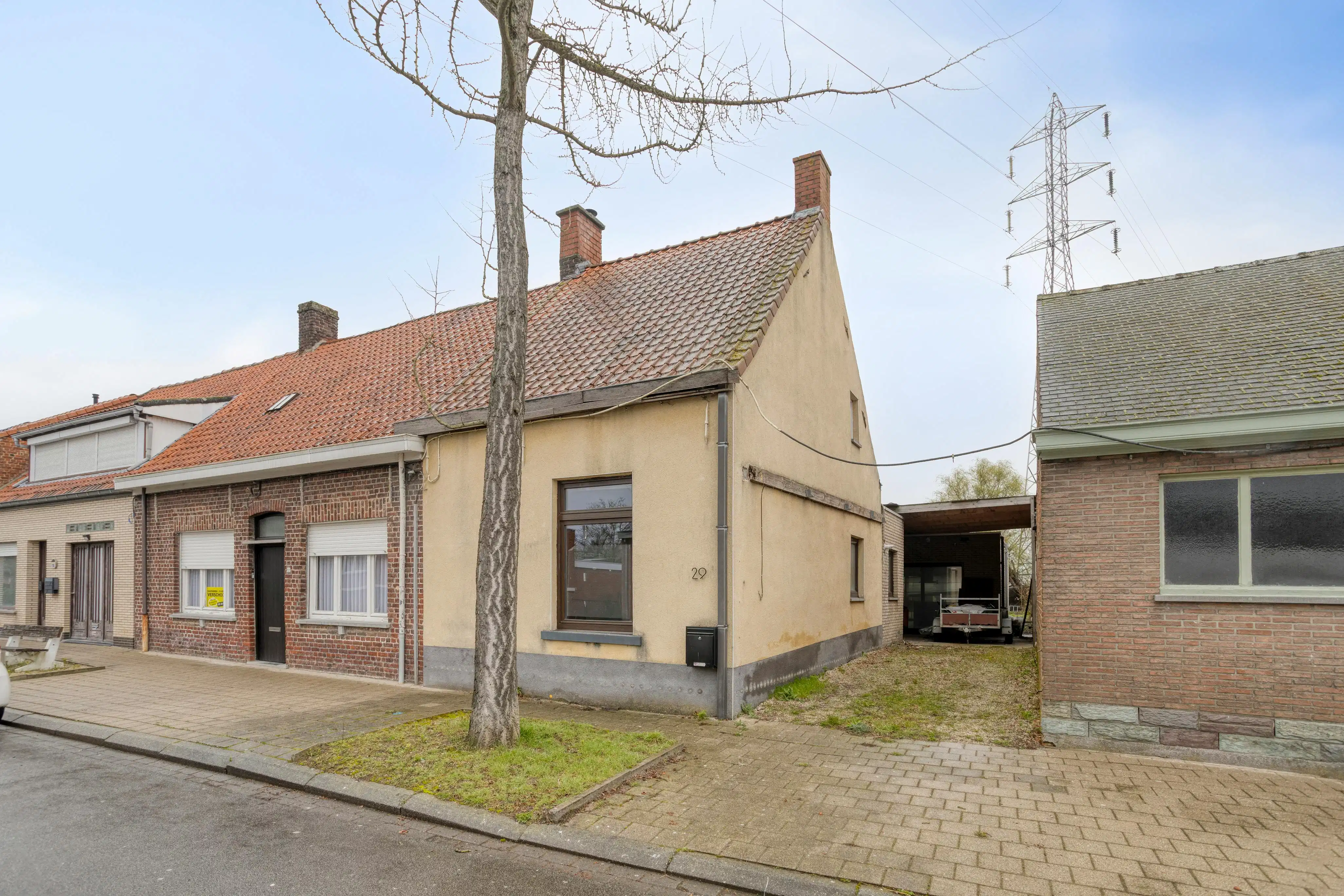 Halfopen bebouwing met 3 slaapkamers en tuin in Izegem foto 2