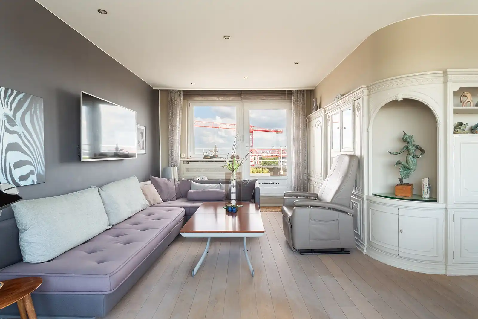Exclusief penthouse met panoramisch uitzicht op de 12de verdieping foto 3