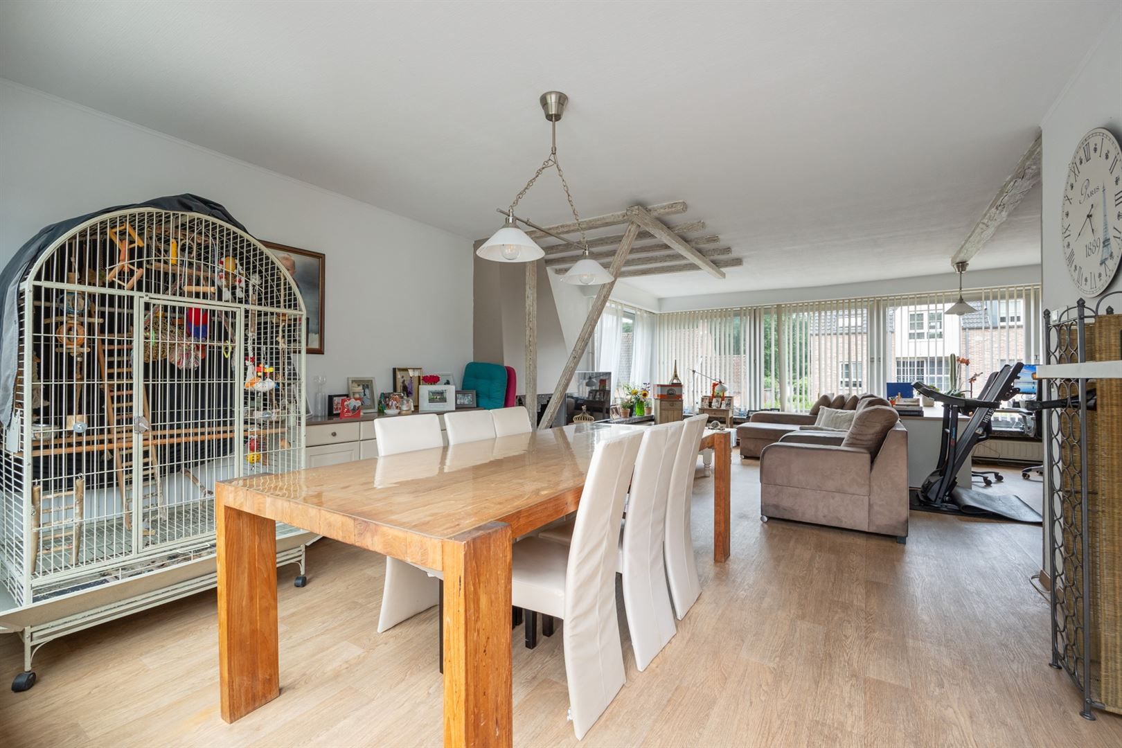 Kantoor met grote vitrine en duplex appartement foto 16