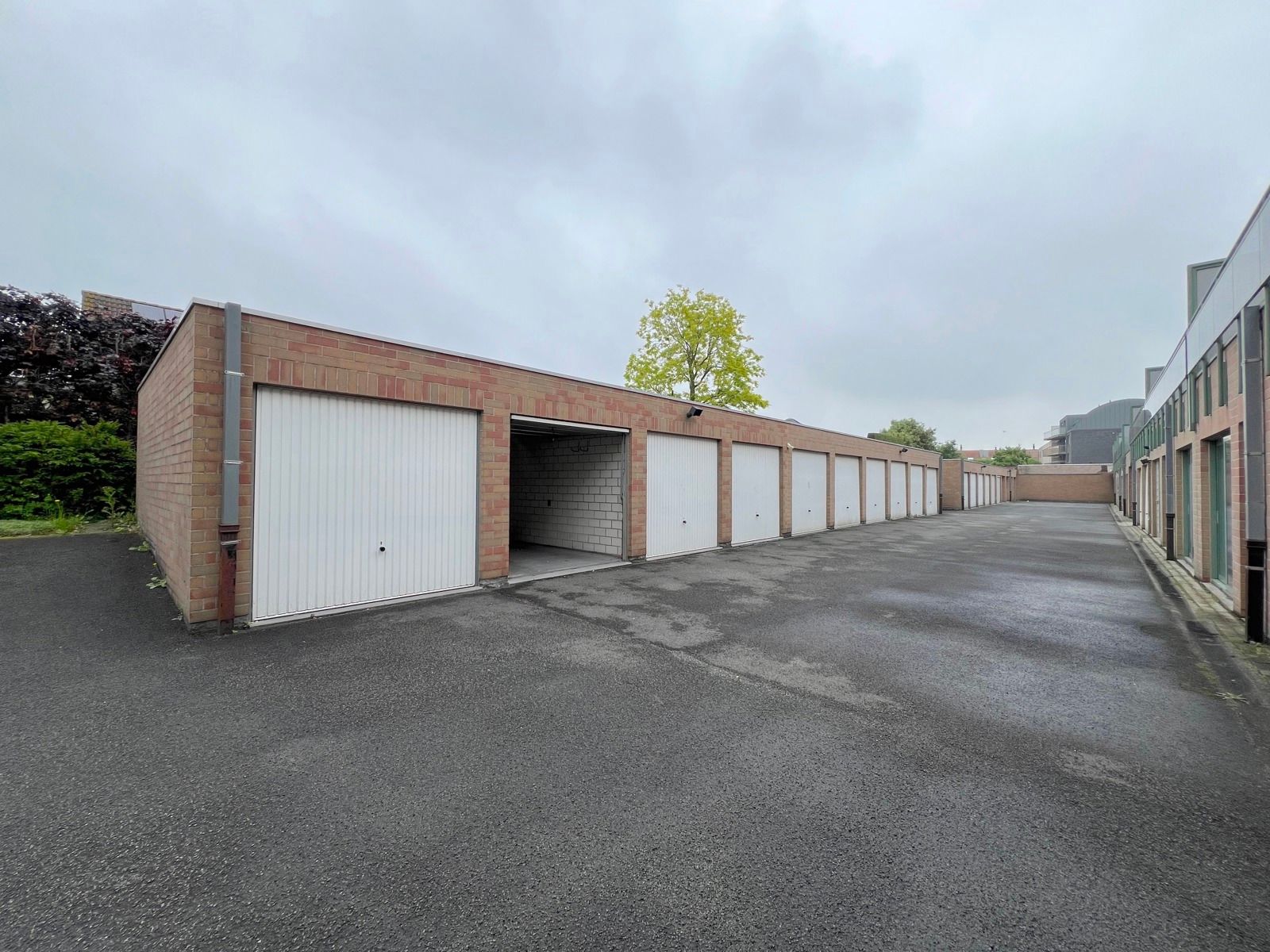 Ruim appartement met 2 slaapkamers, terras en garage foto 22