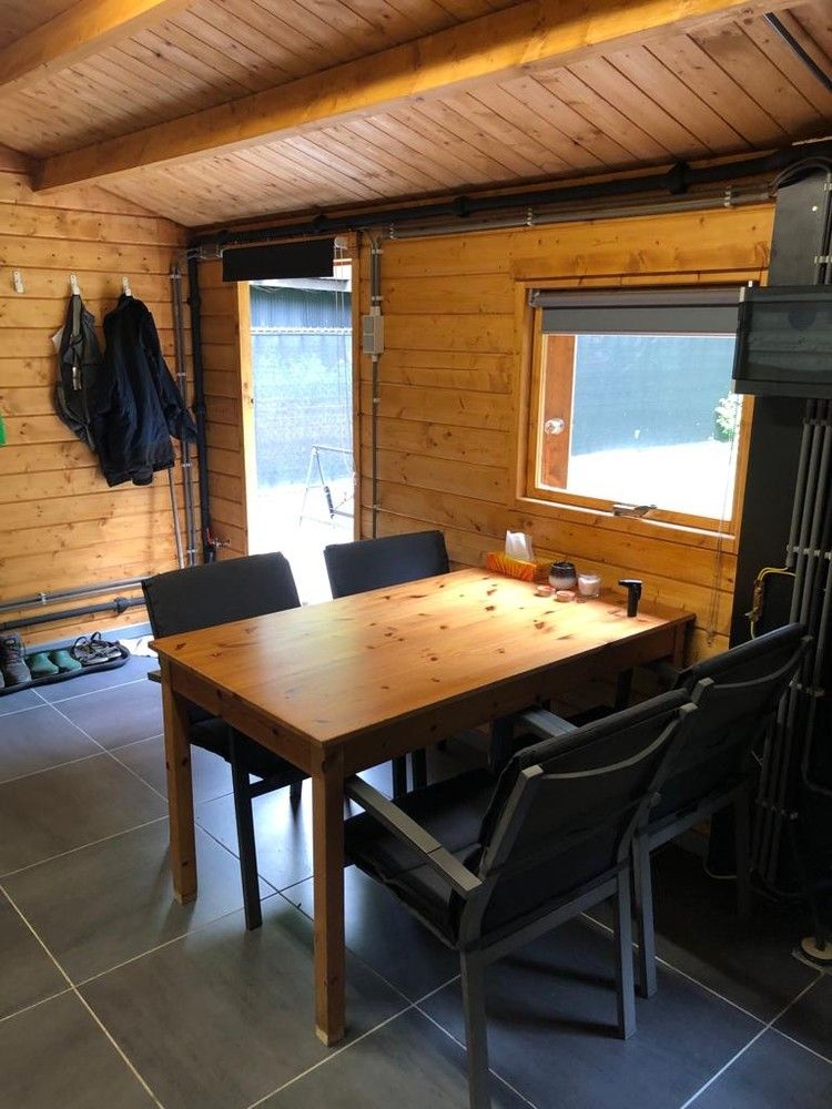 Recent ingerichte recreatiegrond met knusse chalet foto 7