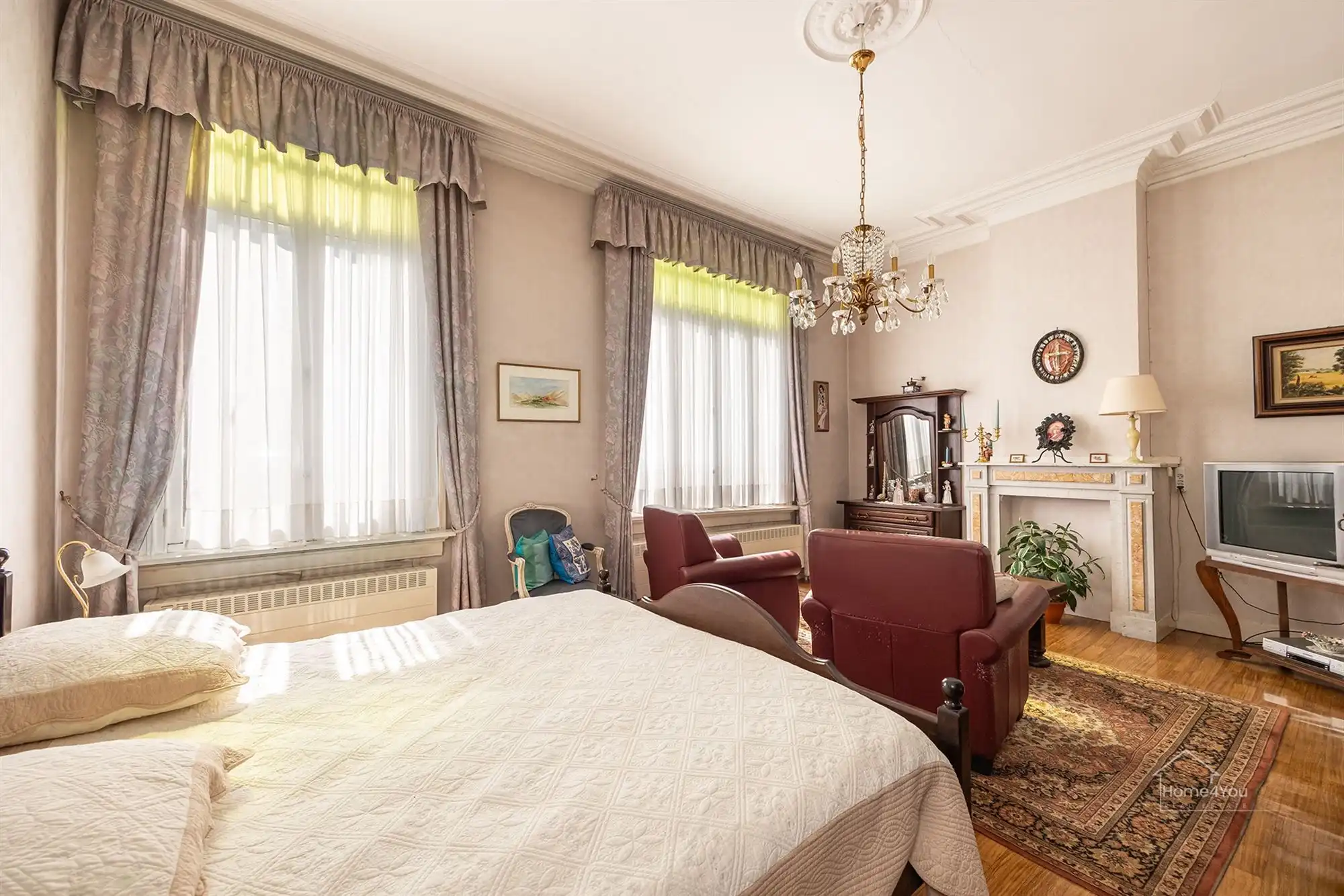 Authentiek herenhuis met 5 slaapkamers en tuin. foto 18