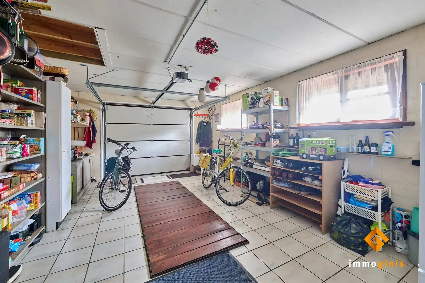 Zéér ruime woning met 3 à 4 slaapkamers, 2 badkamers en prachtige tuin in een rustige, kindvriendelijke buurt.  foto 12