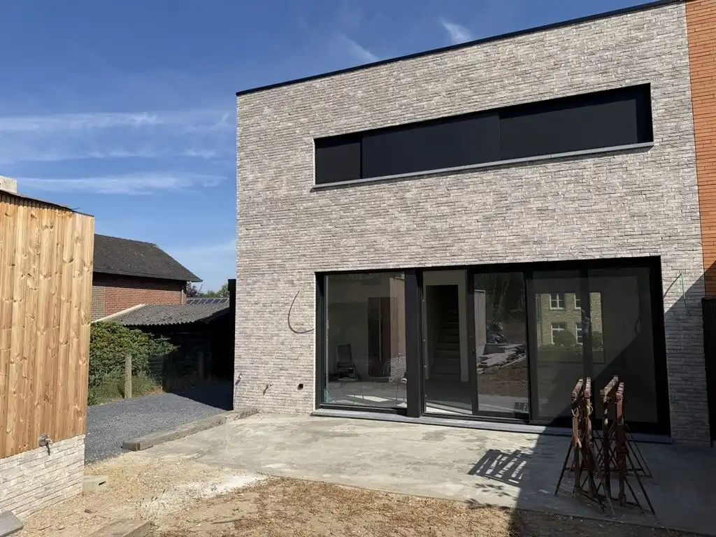 Stijlvolle nieuwbouwwoning met moderne architectuur foto 6