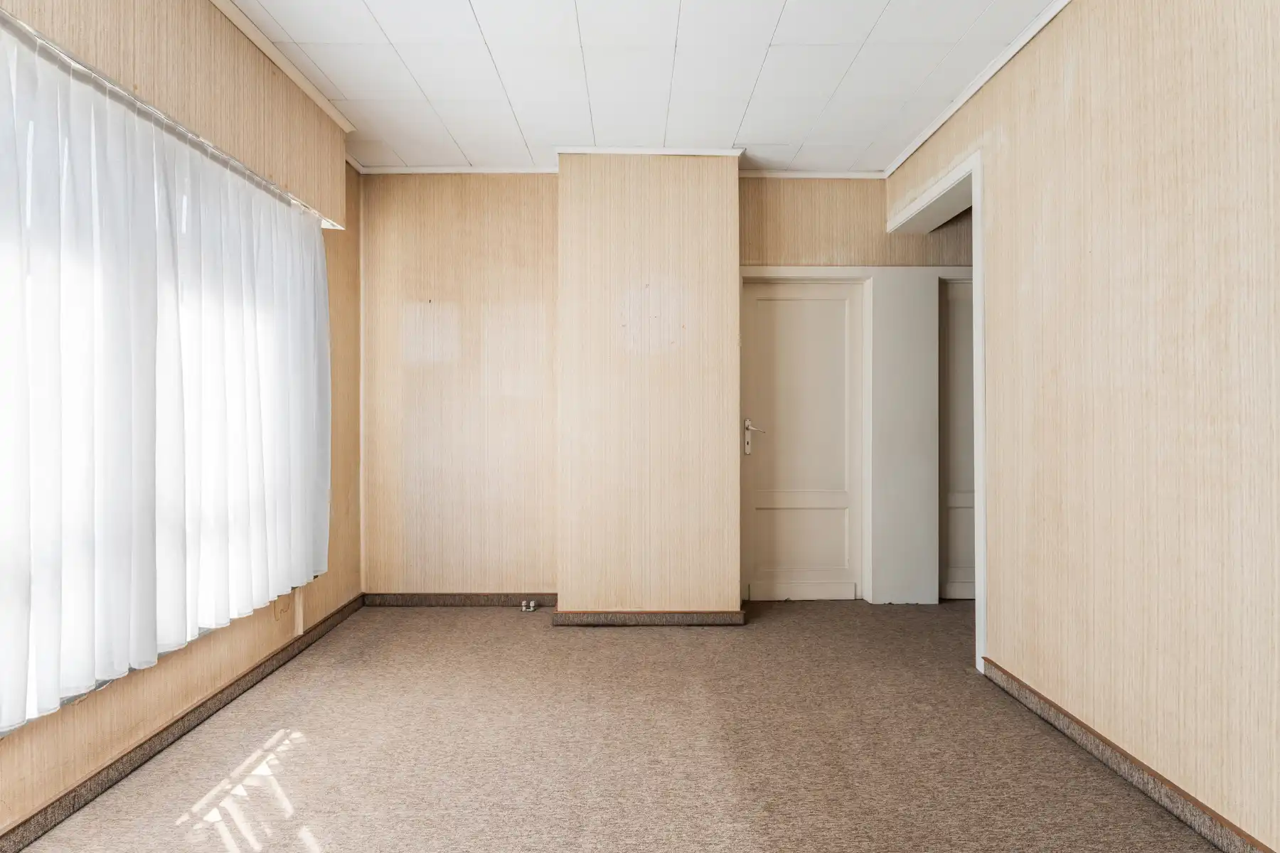 Ruime rijwoning in het stadscentrum foto 16