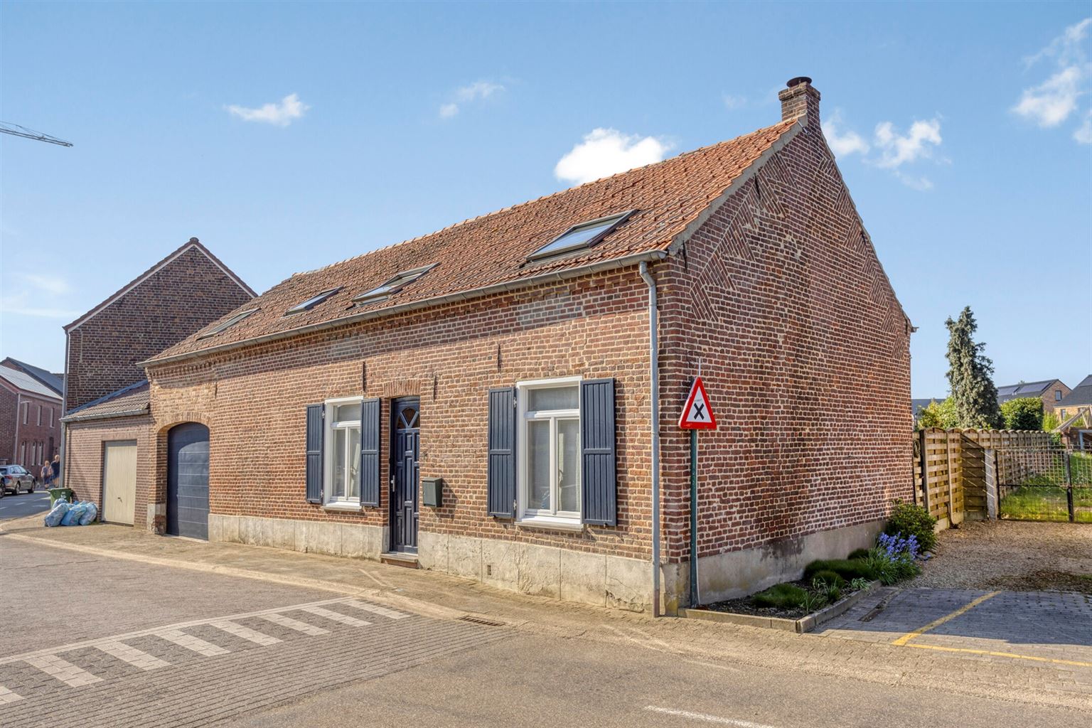 Prachtige, gerenoveerde hoevewoning op 4a9ca, voorzien van 4 slaapkamers, inpandige garage en omheinde tuin op een toplocatie in Kessenich. foto 34
