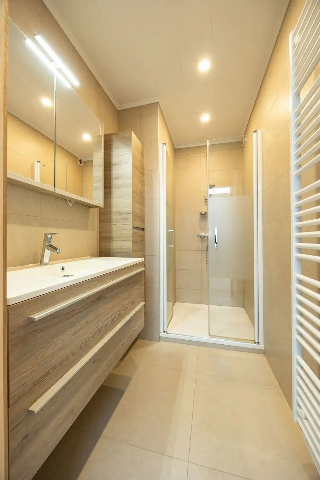Ruime bel-étage woning vlakbij Rivierenhof foto 16