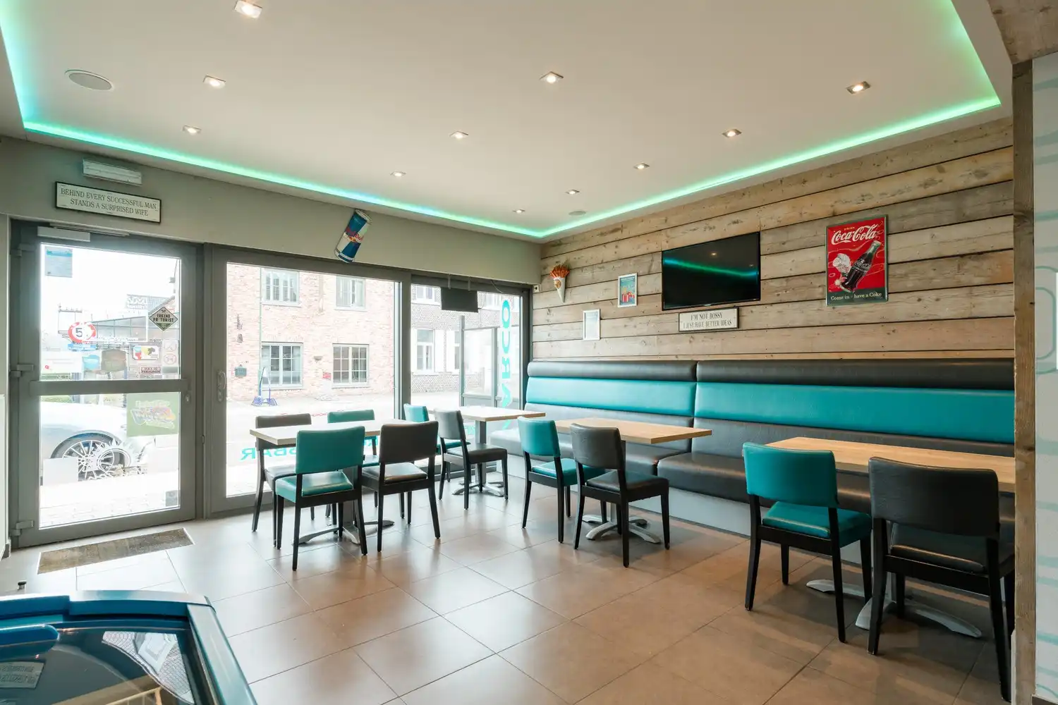 Bekende frituur met super mooi duplex appartement en zwembad te Achel foto 6