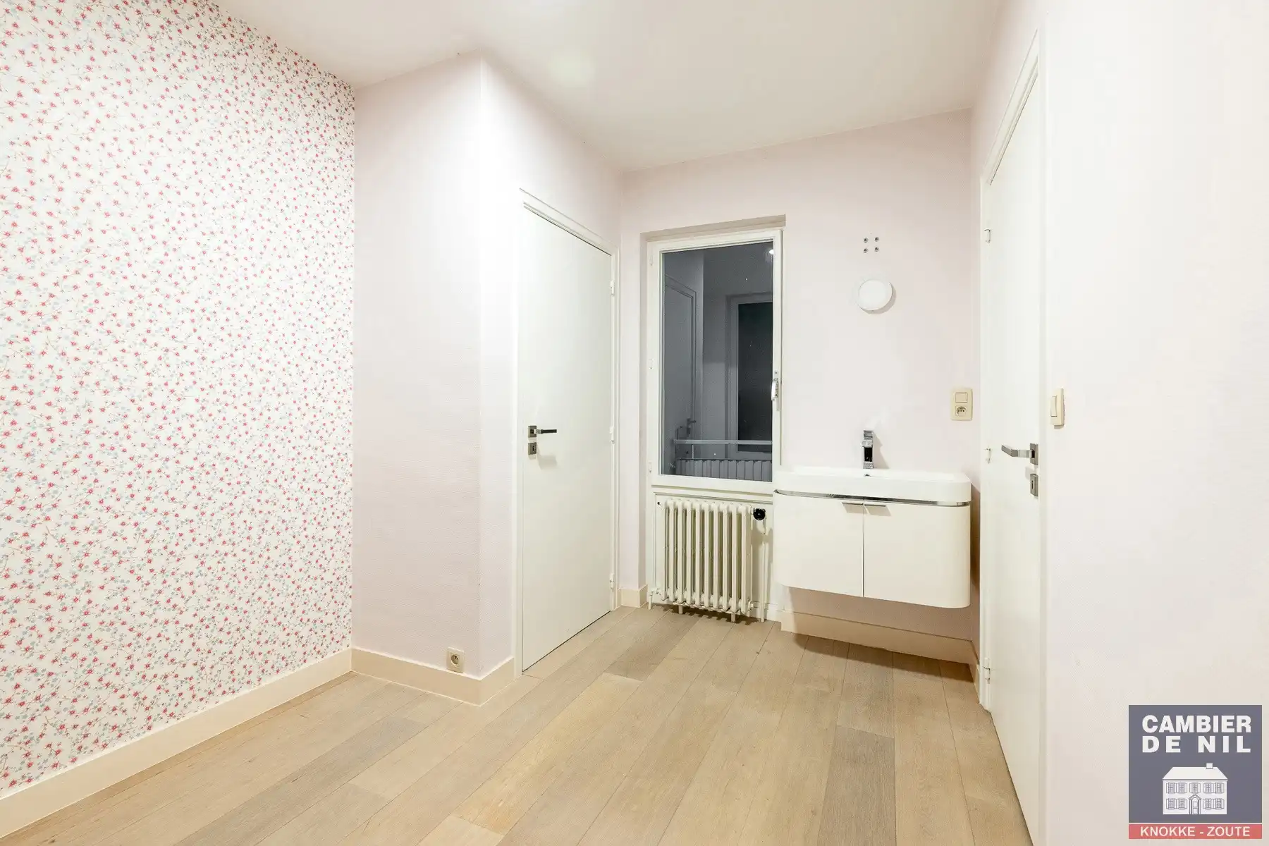 Lichtrijk, ongemeubeld, 3-slaapkamerappartement met frontaal zeezicht aan Albertplein – Hartje Zoute foto 24