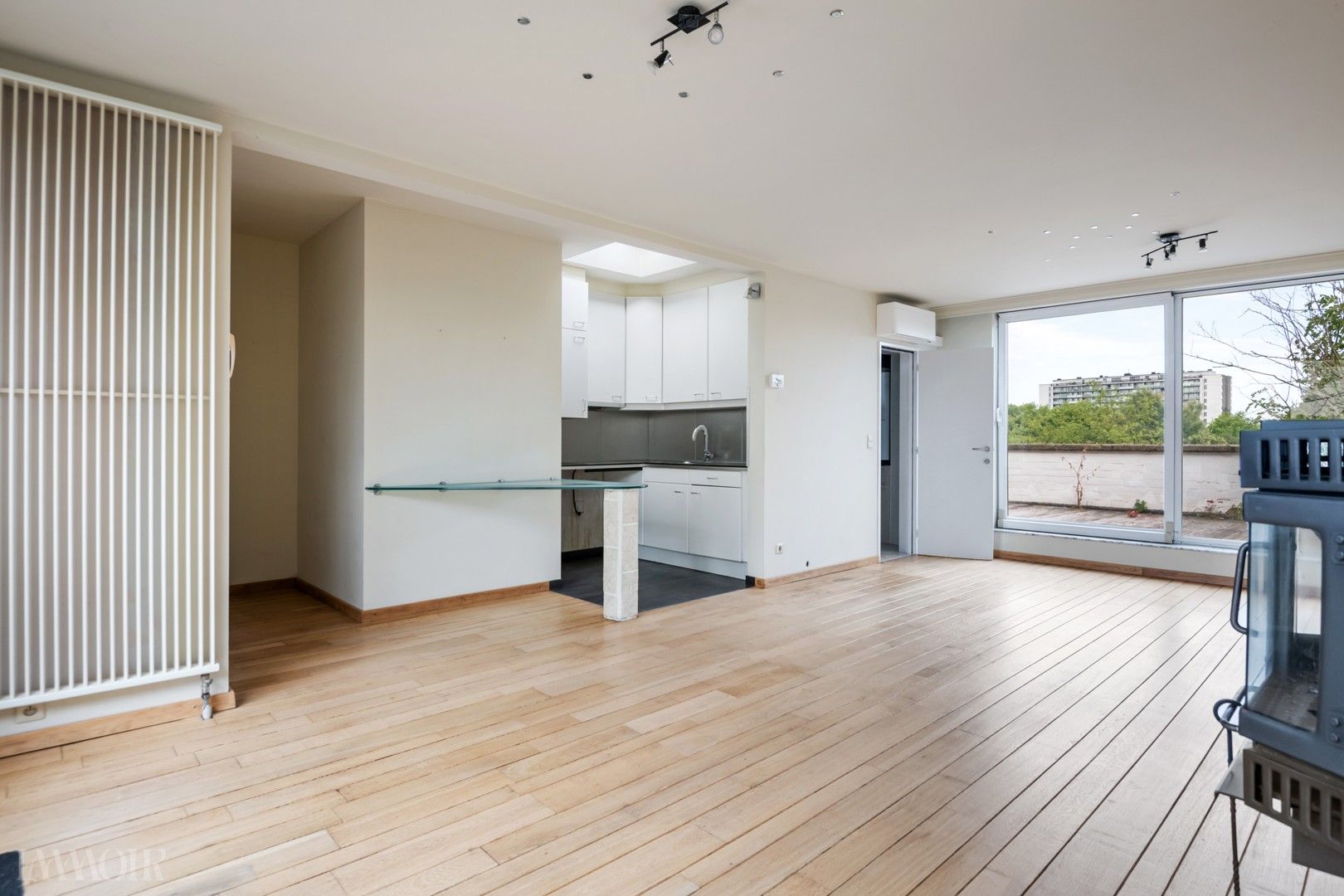 Instapklaar dakappartement met terras en panoramisch zicht in Merksem foto 3