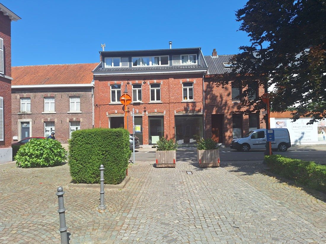 Stijvol gerenoveerd handelspand te Diepenbeek centrum POP UP MOGELIJK foto 14