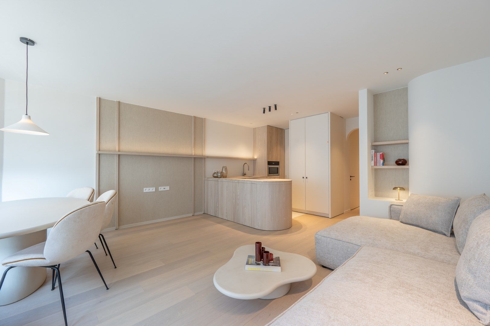 Luxueus gerenoveerd appartement nabij het Driehoeksplein  foto 7