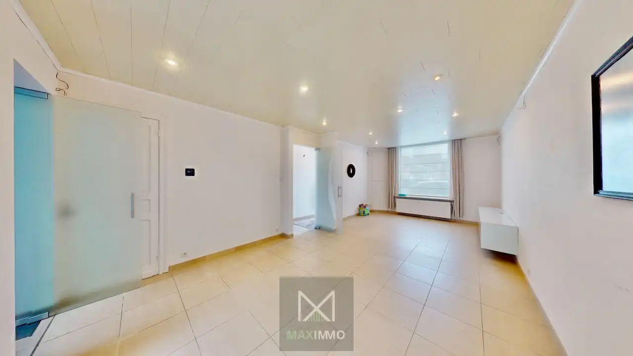 🏡 Te koop | Instapklare rijwoning met 3 slaapkamers in het centrum van Lauwe foto 4