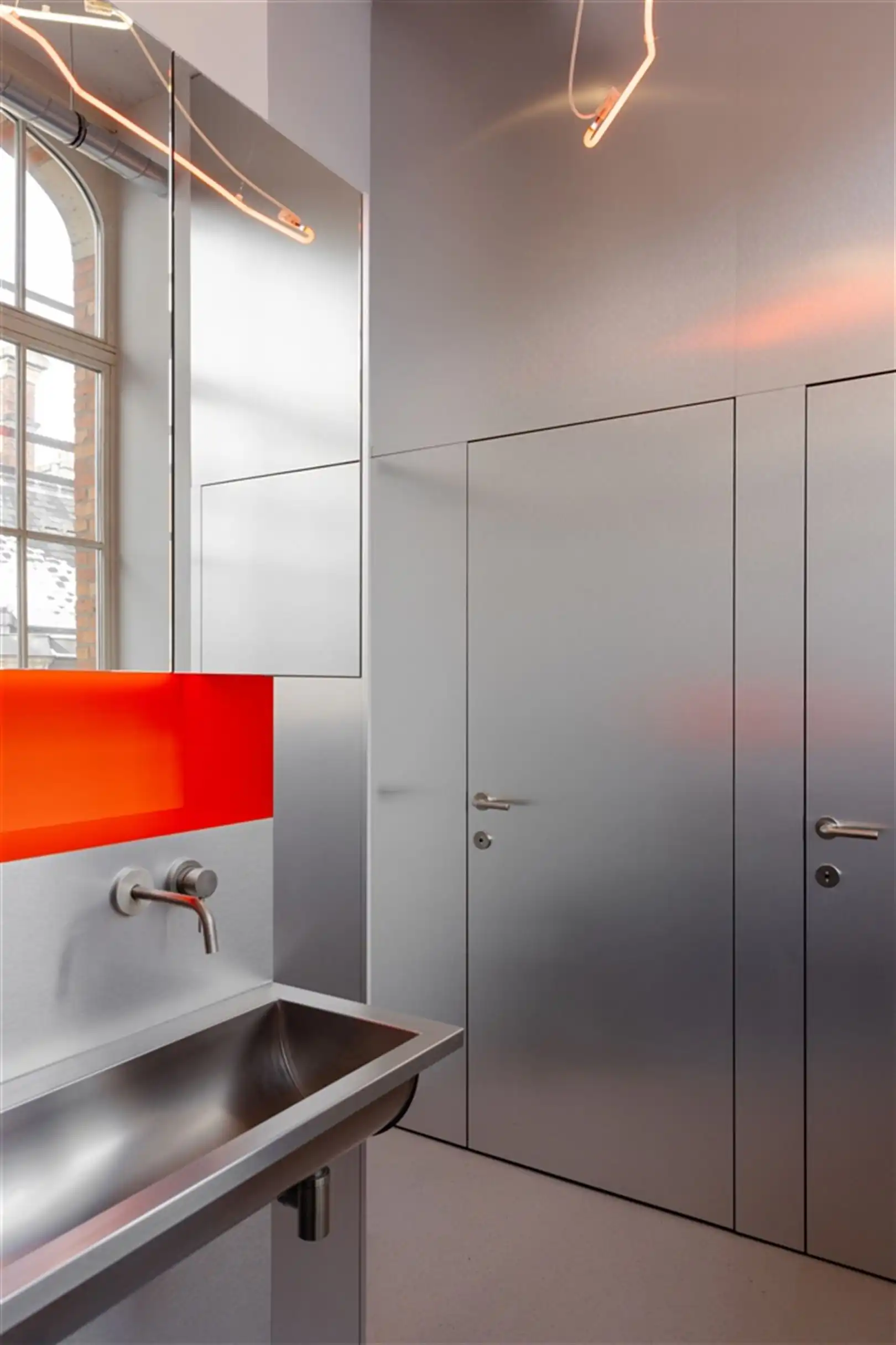 Kantoorgebouw foto 8