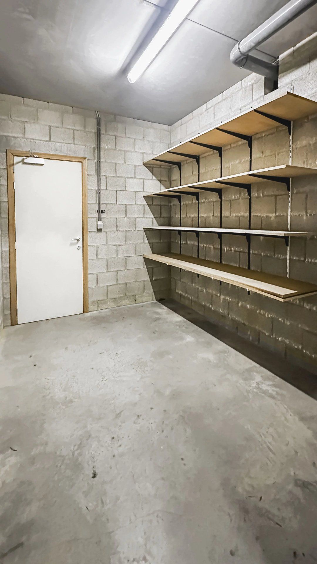 Zeer ruim instapklaar appartement met open uitzicht – 2 slpk – groot terras – garagebox + berging foto 18