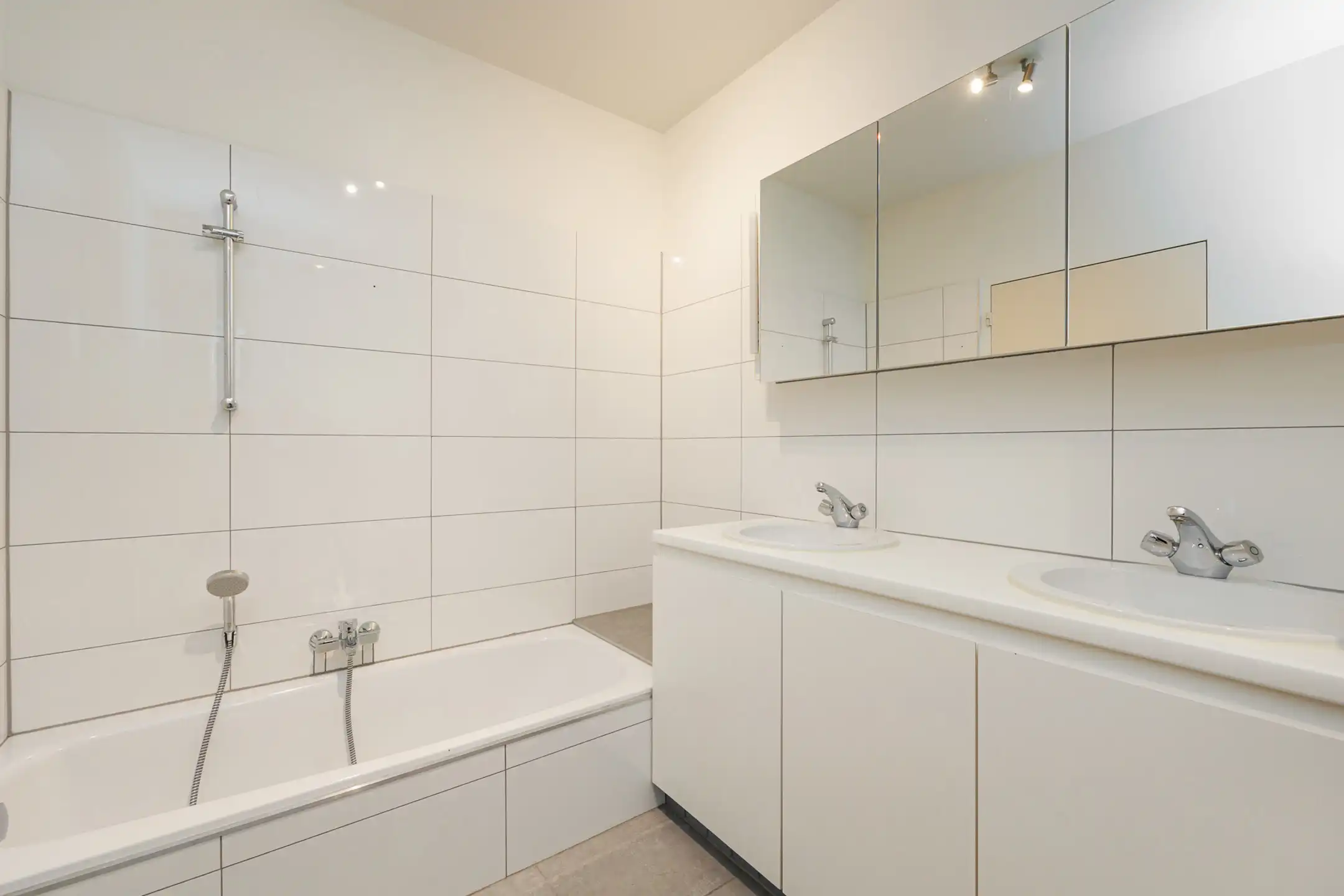 2-slpk app met terras en Scheldezicht op toplocatie foto 11