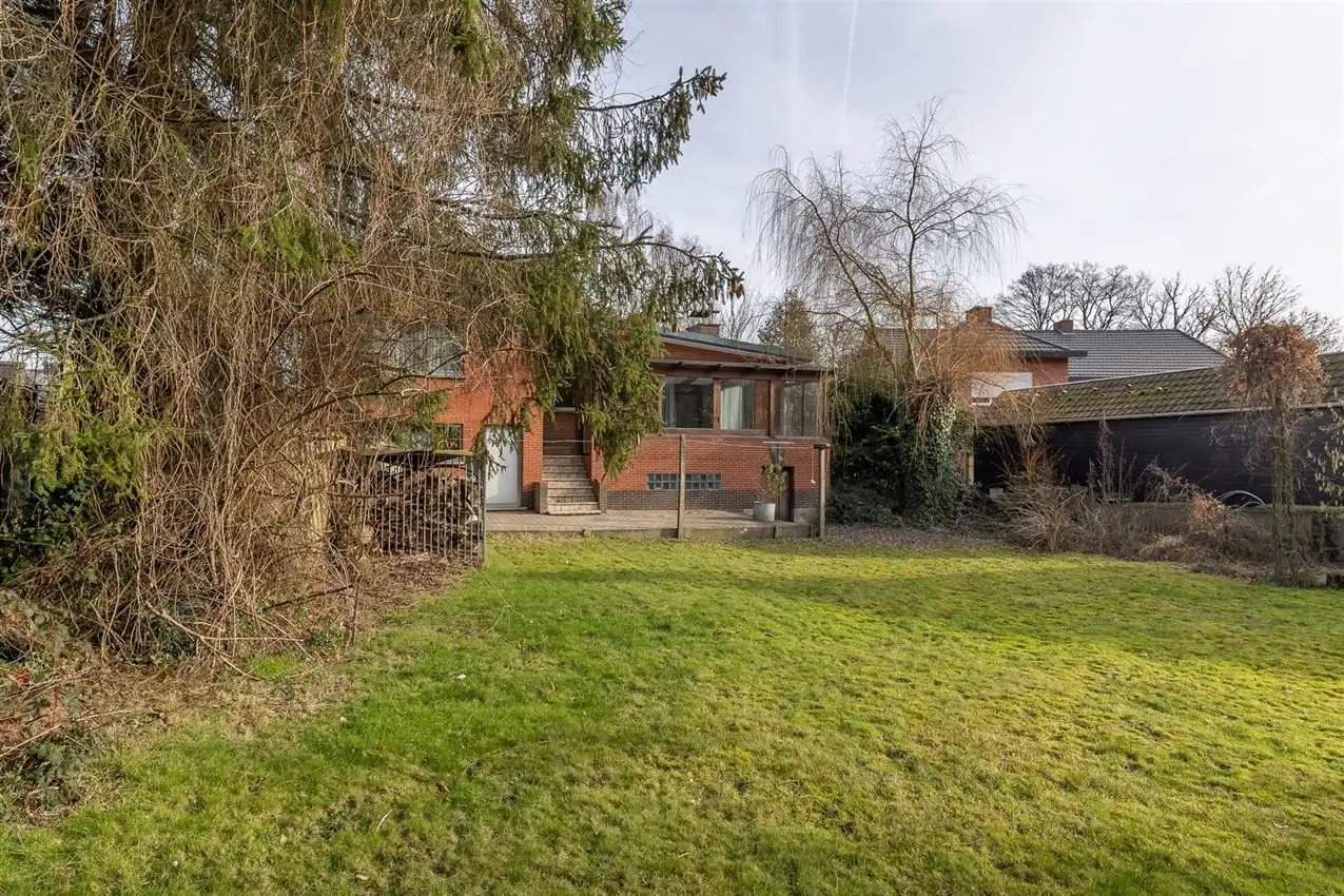 Te renoveren splitlevel woning in doodlopende straat foto 45