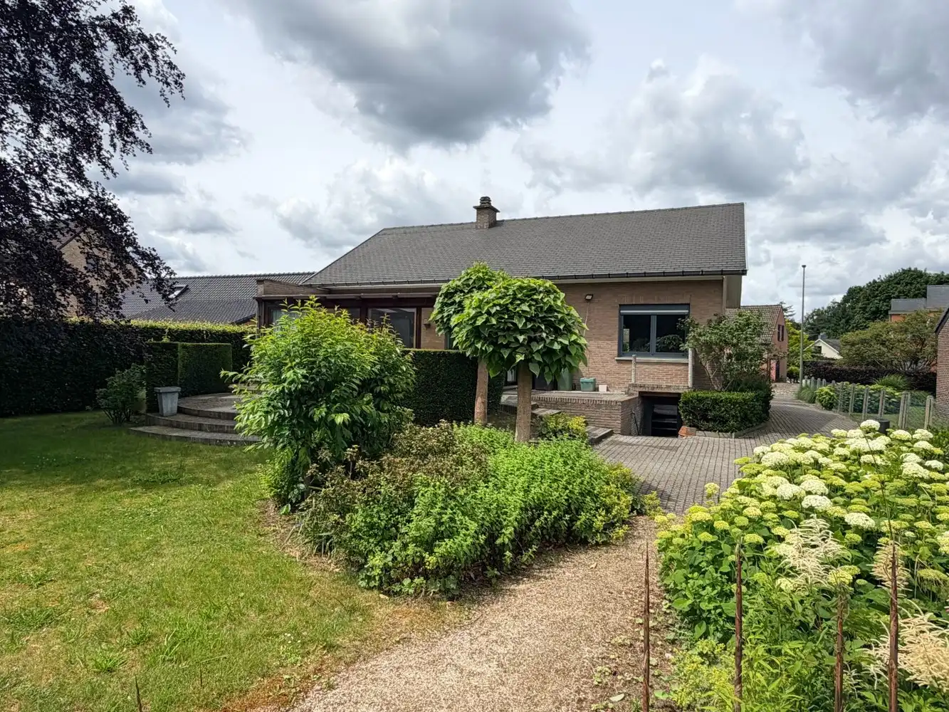 Ruime gezinswoning met prachtige tuin in rustige straat te Blanden foto 4