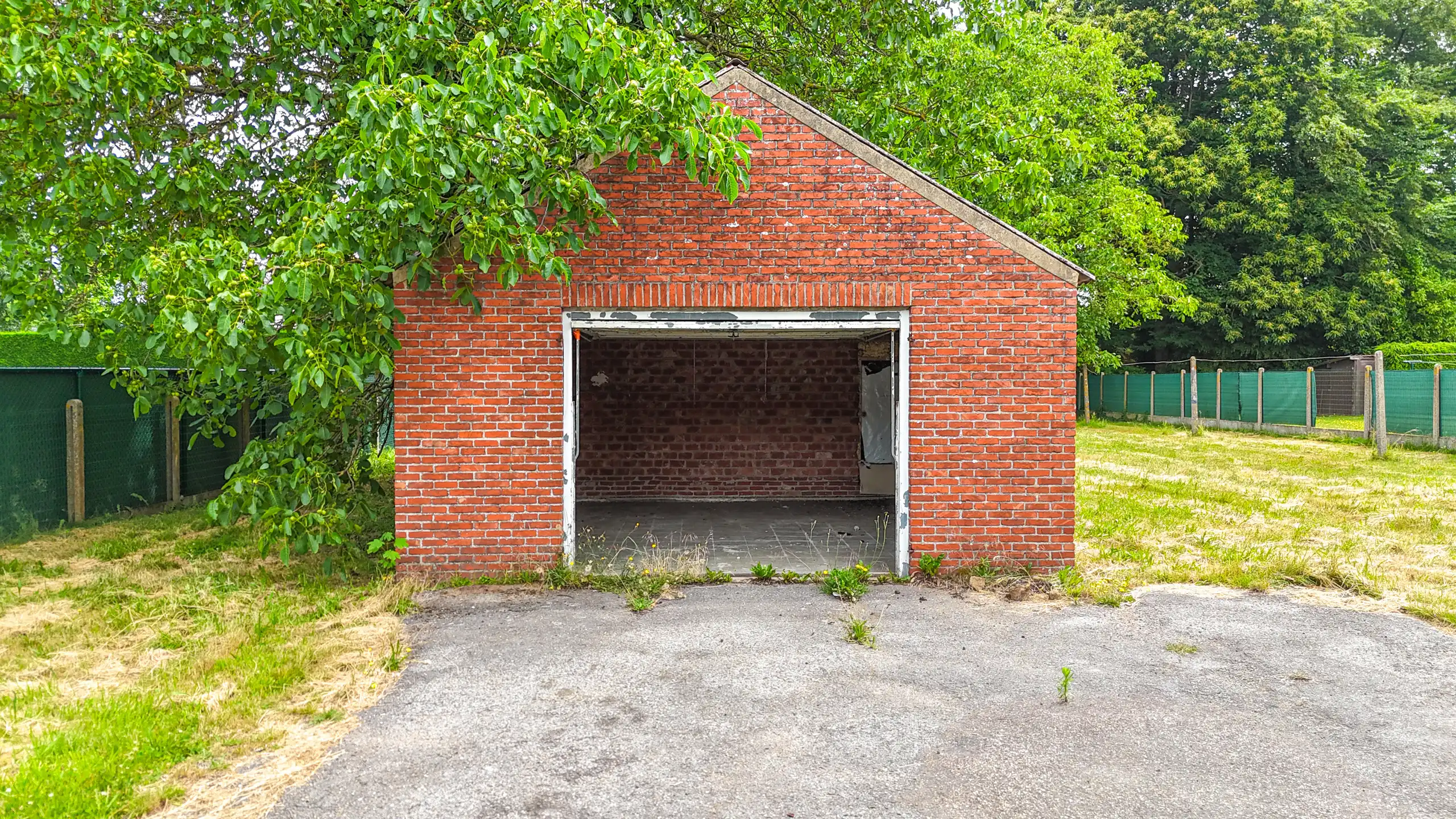 Te renoveren woning op groot perceel te Heusden-Zolder! foto 26