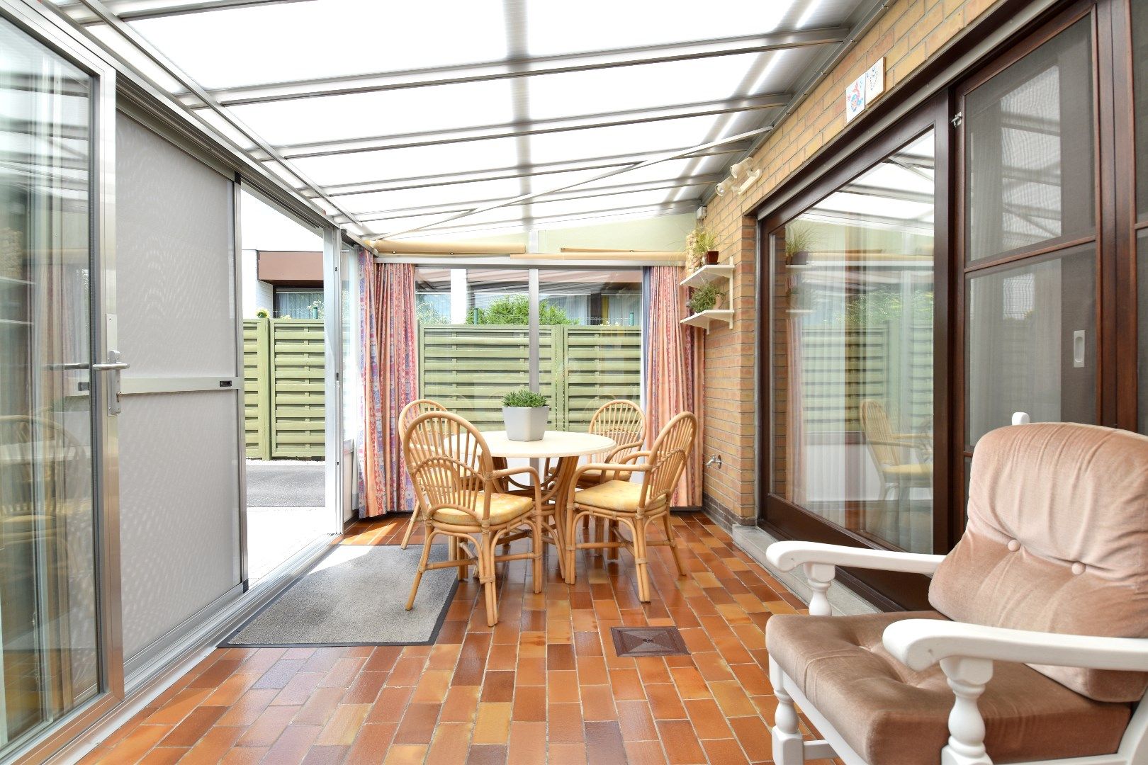 Instapklare gezinswoning met 4 slaapkamers, garage en zonnige tuin te koop in Marke foto 8